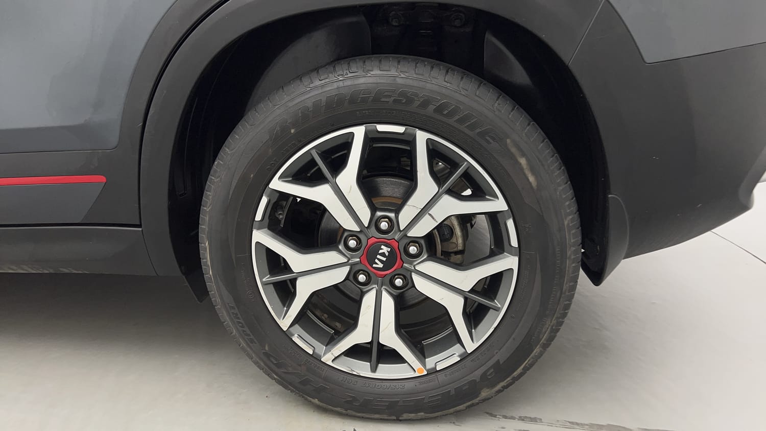 Used 2020 Kia Seltos GTX Plus DCT Petrol Automatic tyres LEFT REAR TYRE RIM VIEW