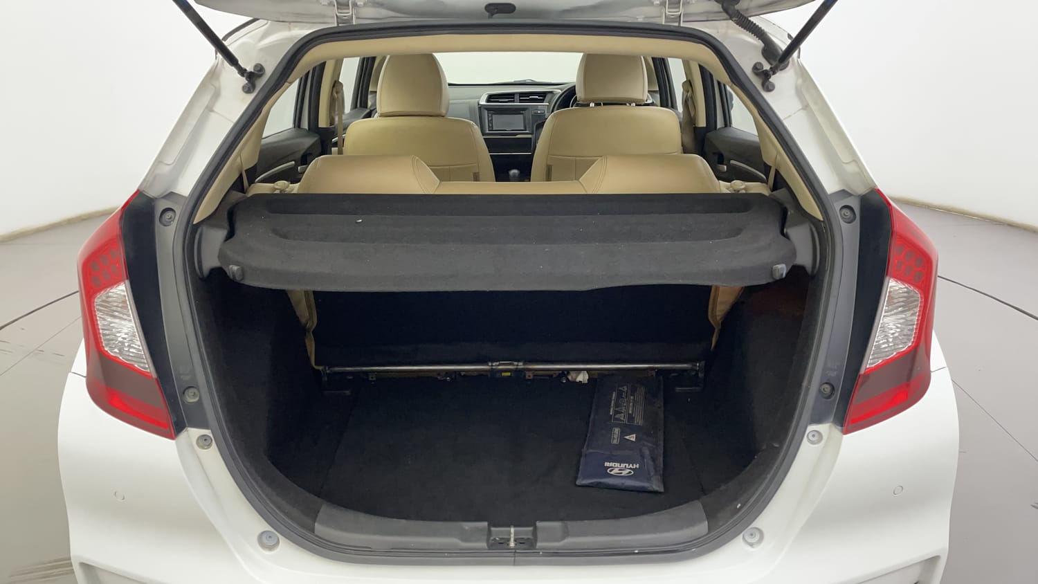 Used 2022 Honda Jazz ZX CVT Petrol Automatic interior DICKY INSIDE VIEW