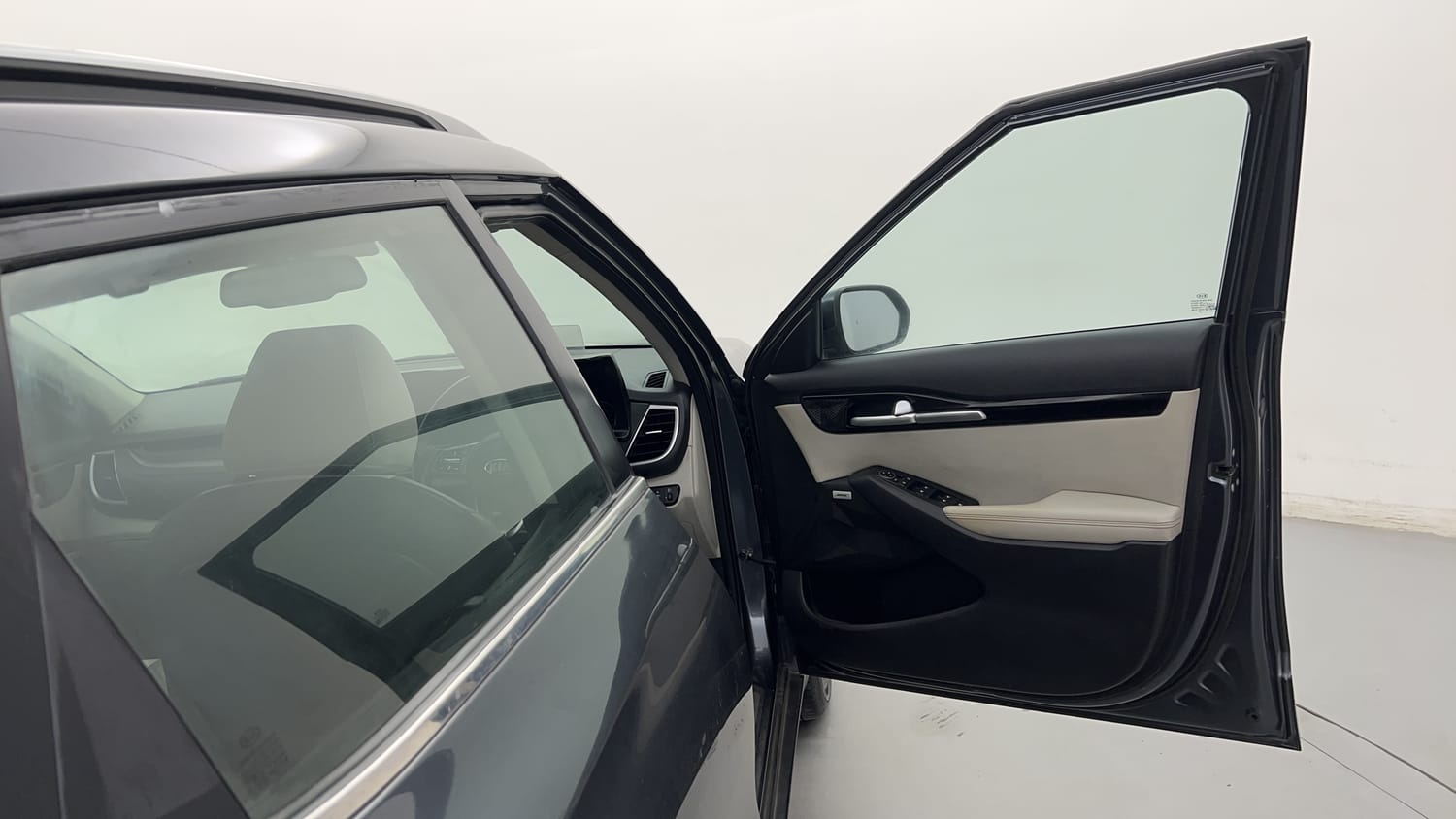 Used 2020 Kia Seltos GTX Plus DCT Petrol Automatic interior RIGHT FRONT DOOR OPEN VIEW