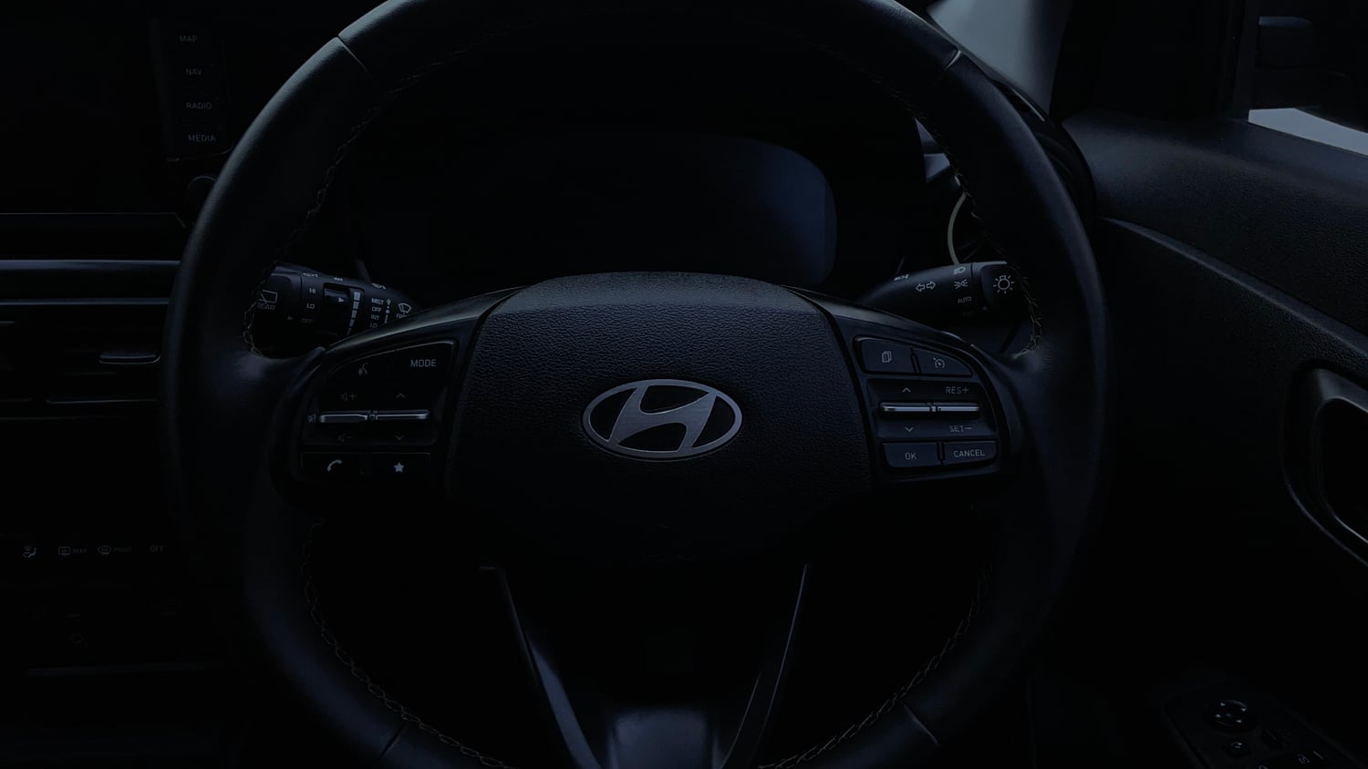 Used 2023 Hyundai Exter SX(O) Connect 1.2 Petrol MT Dual Tone Petrol Manual top_features Airbags