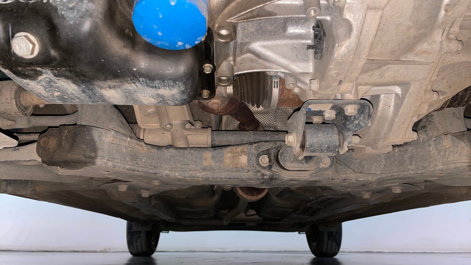 Used 2023 Hyundai Exter SX(O) Connect 1.2 Petrol MT Dual Tone Petrol Manual extra FRONT LEFT UNDERBODY VIEW