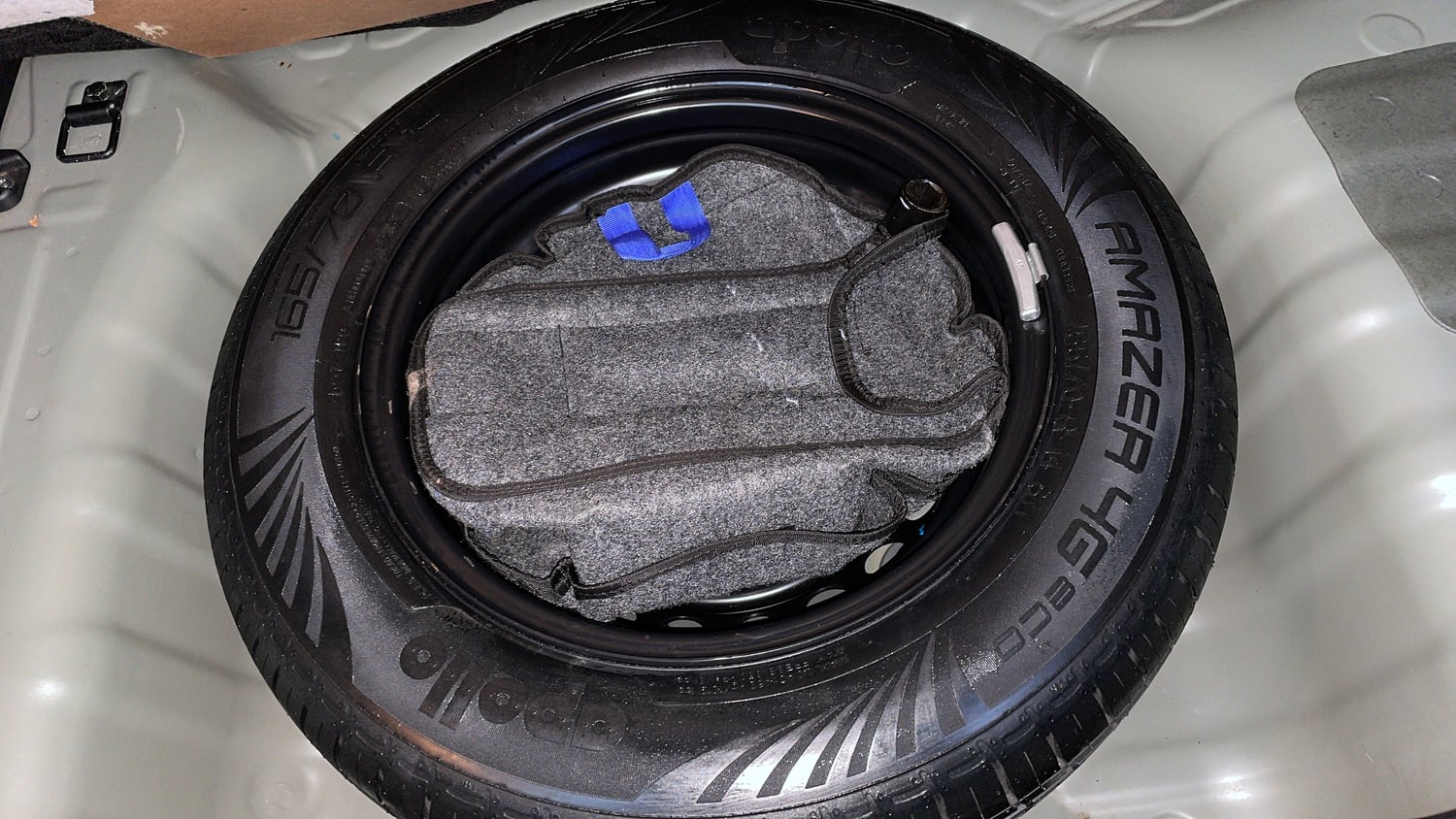Used 2023 Hyundai Exter SX(O) Connect 1.2 Petrol MT Dual Tone Petrol Manual tyres SPARE TYRE VIEW