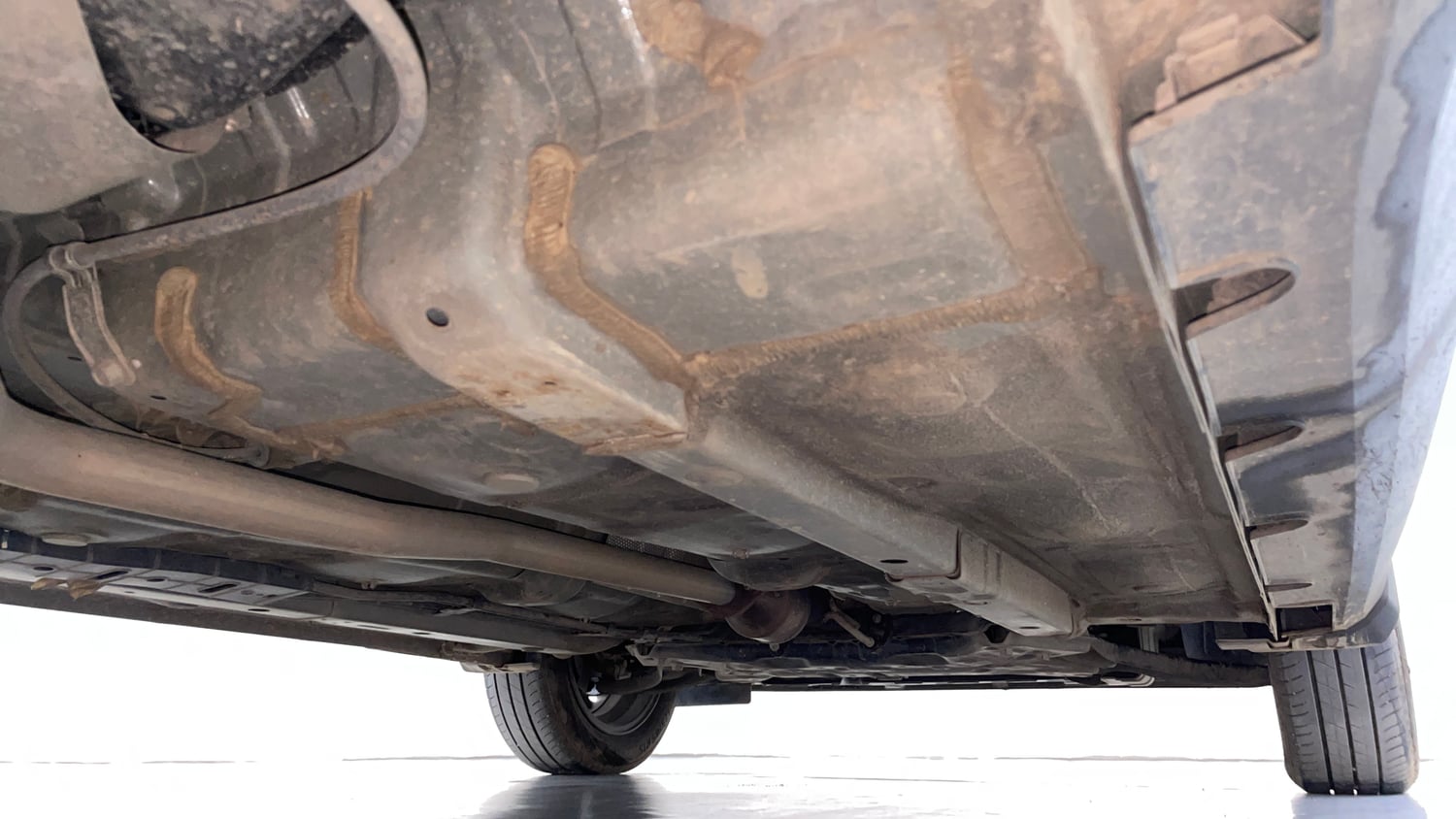 Used 2023 Hyundai Exter SX(O) Connect 1.2 Petrol MT Dual Tone Petrol Manual extra REAR RIGHT UNDERBODY VIEW