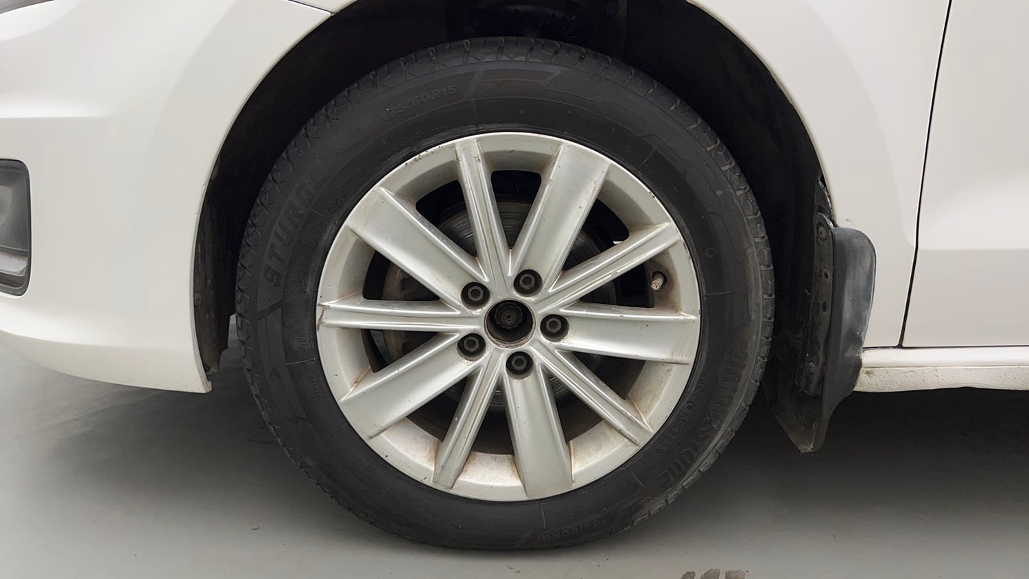 Used 2017 Volkswagen Vento 1.2L Highline Petrol AT Petrol Automatic tyres LEFT FRONT TYRE RIM VIEW