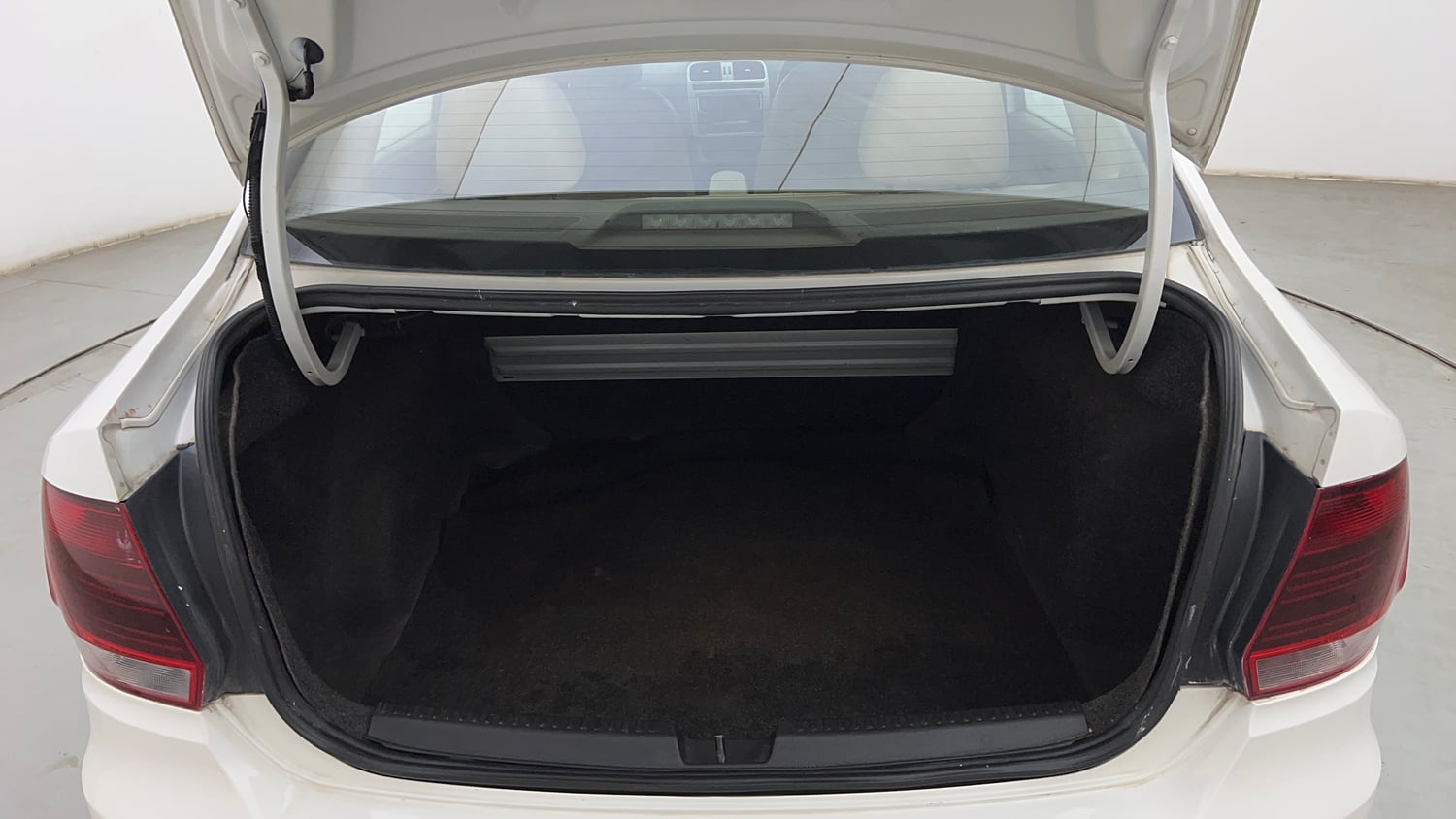 Used 2017 Volkswagen Vento 1.2L Highline Petrol AT Petrol Automatic interior DICKY INSIDE VIEW