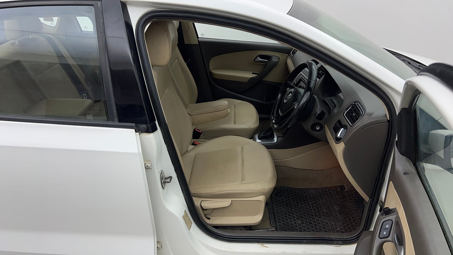 Used 2017 Volkswagen Vento 1.2L Highline Petrol AT Petrol Automatic interior RIGHT SIDE FRONT DOOR CABIN VIEW