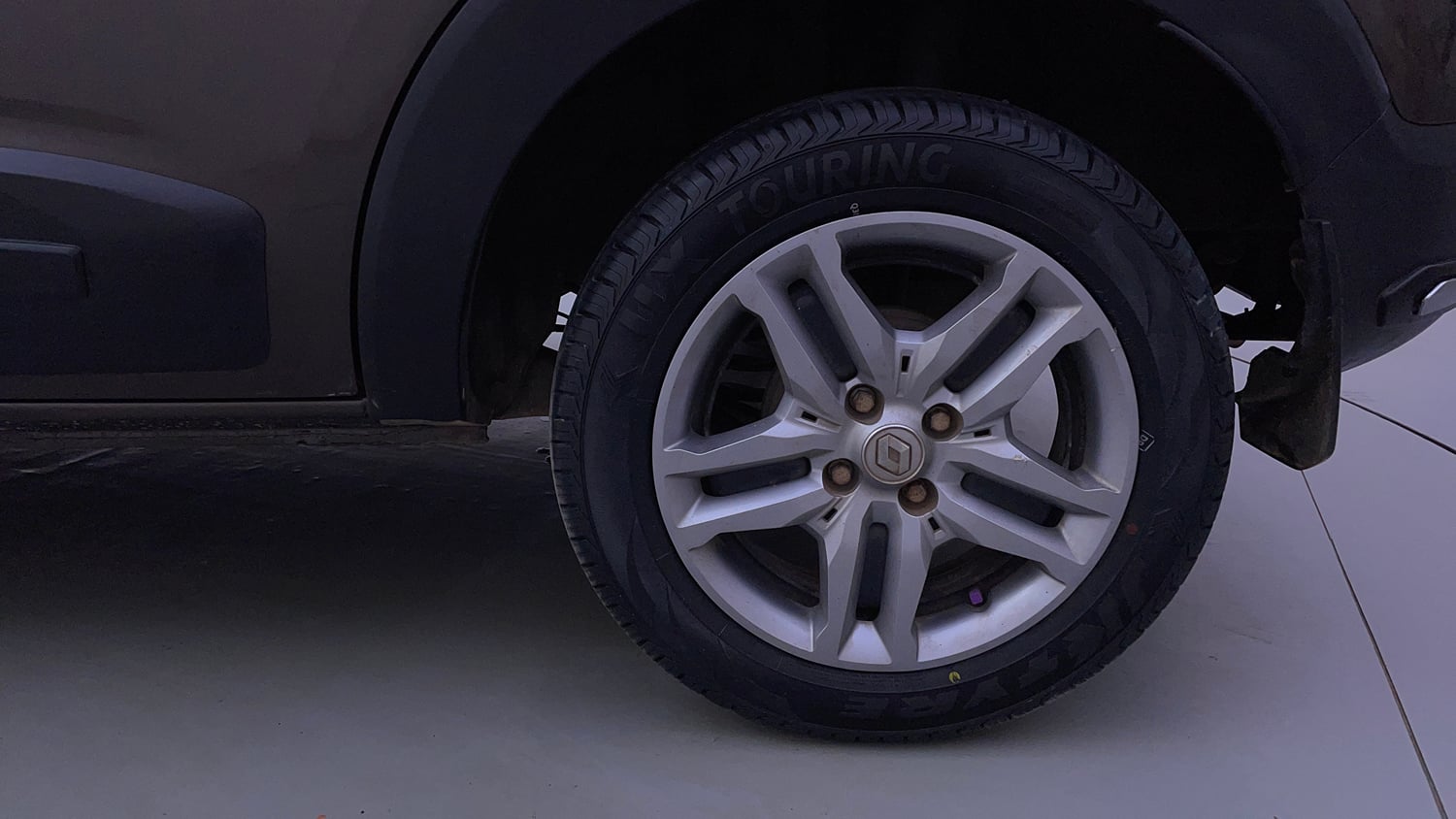 Used 2022 Renault Triber RXZ Petrol Manual tyres LEFT REAR TYRE RIM VIEW