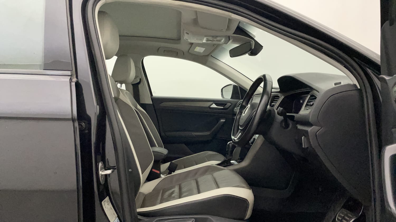 Used 2022 Volkswagen T-Roc [2019-2021] 1.5 TSI DSG Petrol Automatic interior RIGHT SIDE FRONT DOOR CABIN VIEW