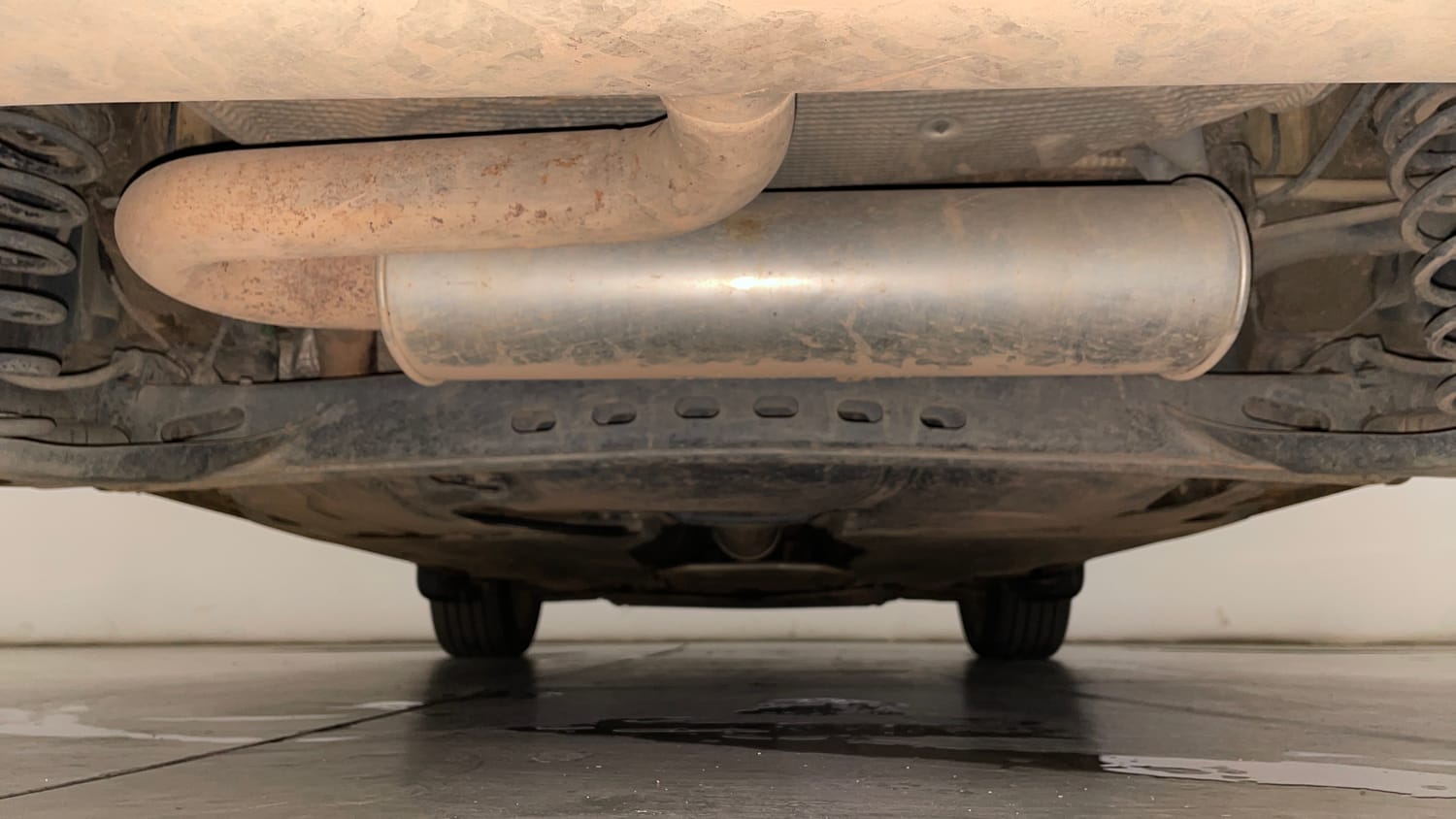 Used 2022 Volkswagen T-Roc [2019-2021] 1.5 TSI DSG Petrol Automatic extra REAR UNDERBODY VIEW (TAKEN FROM REAR)