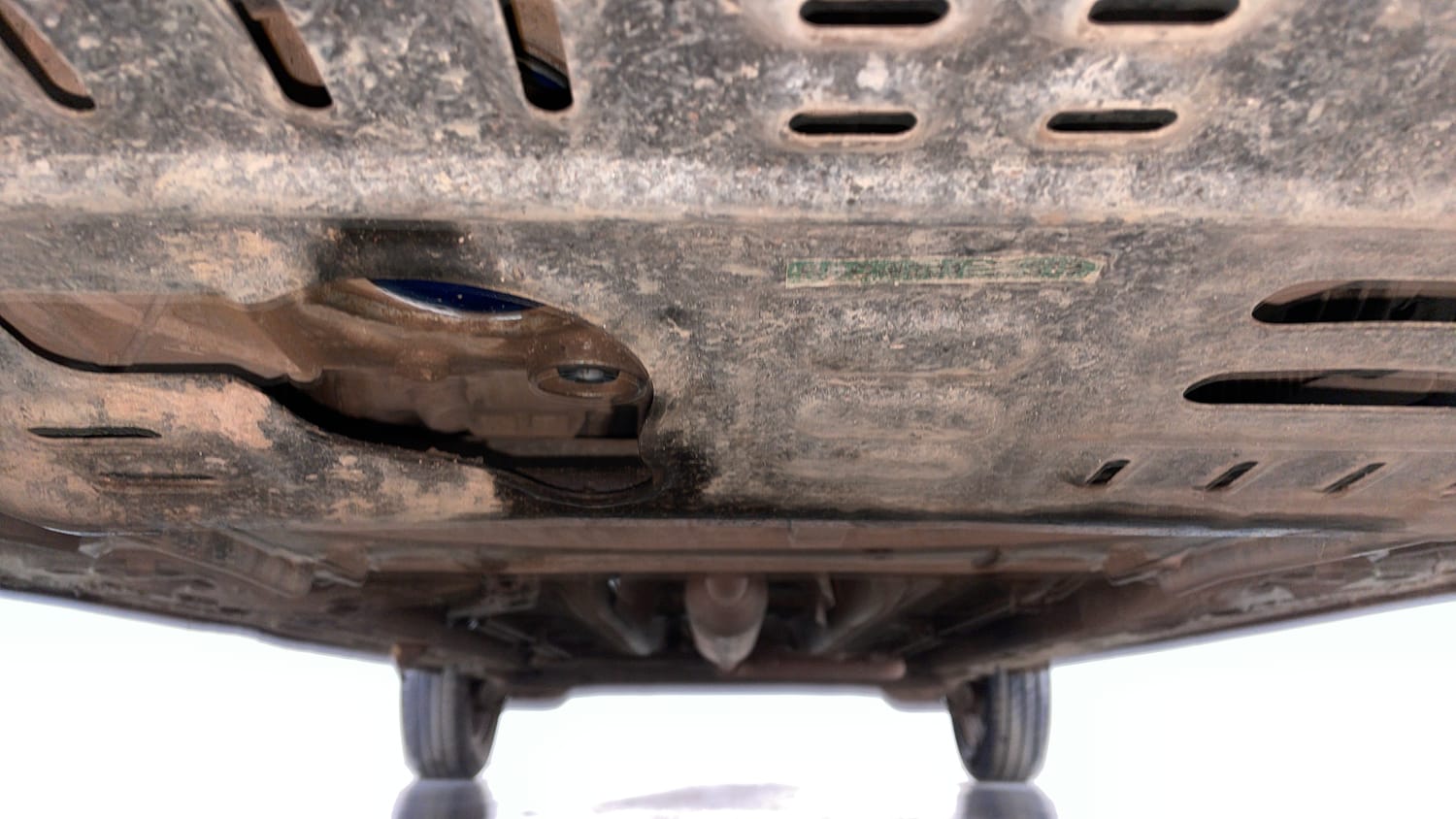 Used 2022 Renault Triber RXZ Petrol Manual extra FRONT LEFT UNDERBODY VIEW