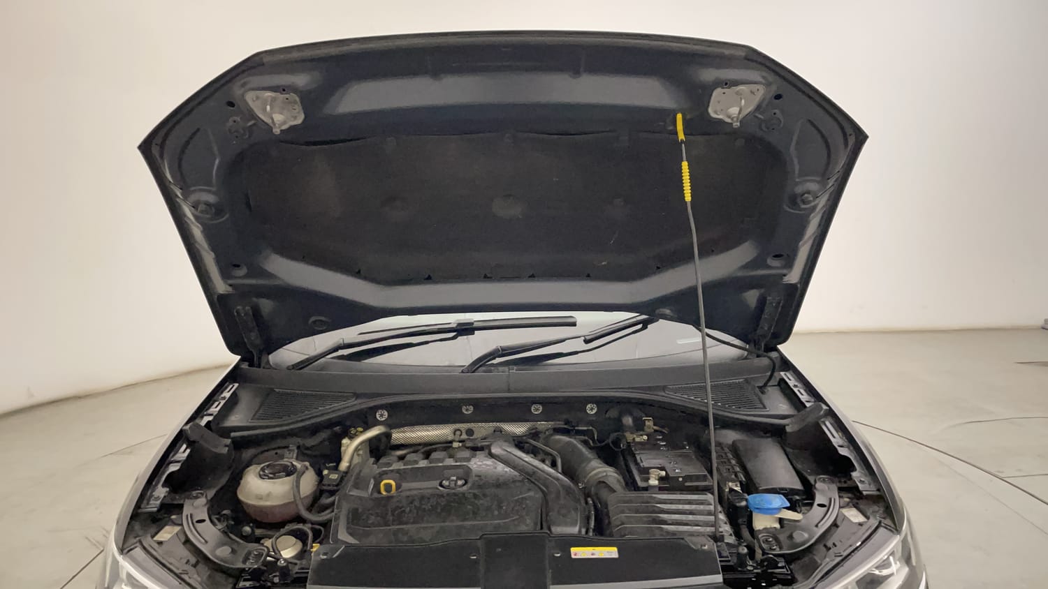 Used 2022 Volkswagen T-Roc [2019-2021] 1.5 TSI DSG Petrol Automatic engine ENGINE & BONNET OPEN FRONT VIEW