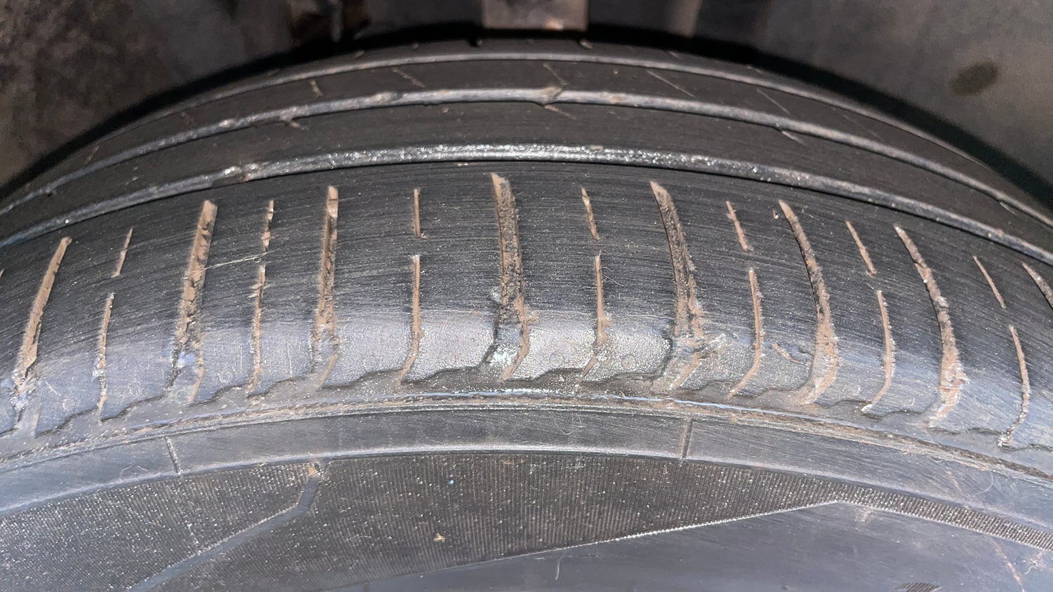 Used 2022 Renault Triber RXZ Petrol Manual tyres RIGHT FRONT TYRE TREAD VIEW