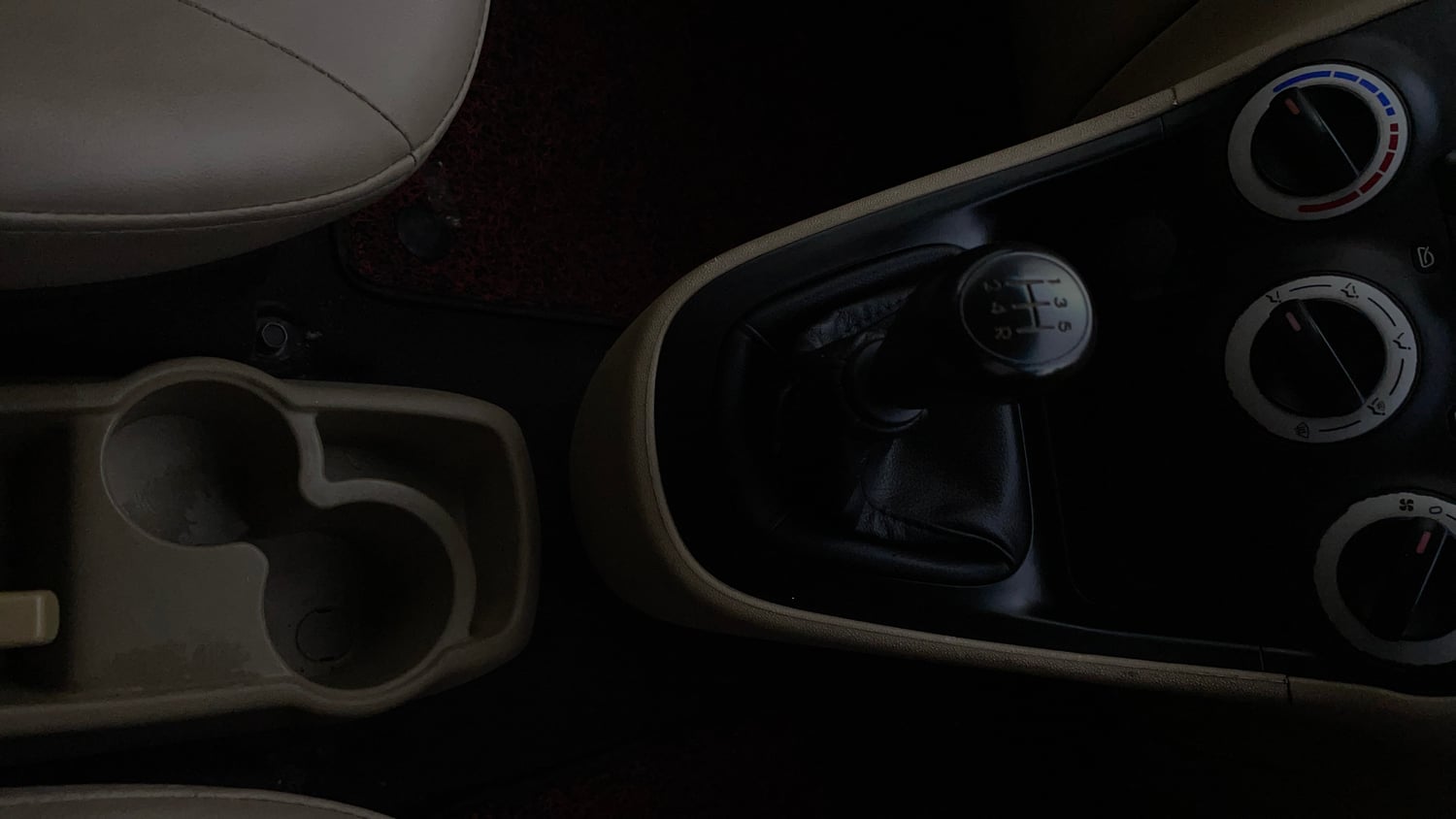 Used 2010 Hyundai i10 Magna 1.2 Petrol Manual interior GEAR  KNOB VIEW
