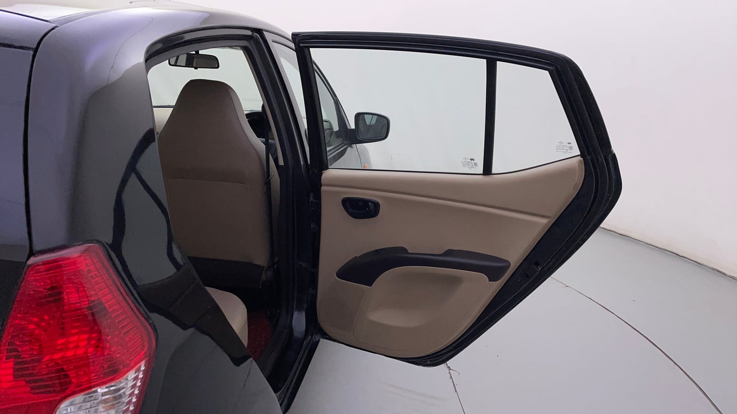 Used 2010 Hyundai i10 Magna 1.2 Petrol Manual interior RIGHT REAR DOOR OPEN VIEW