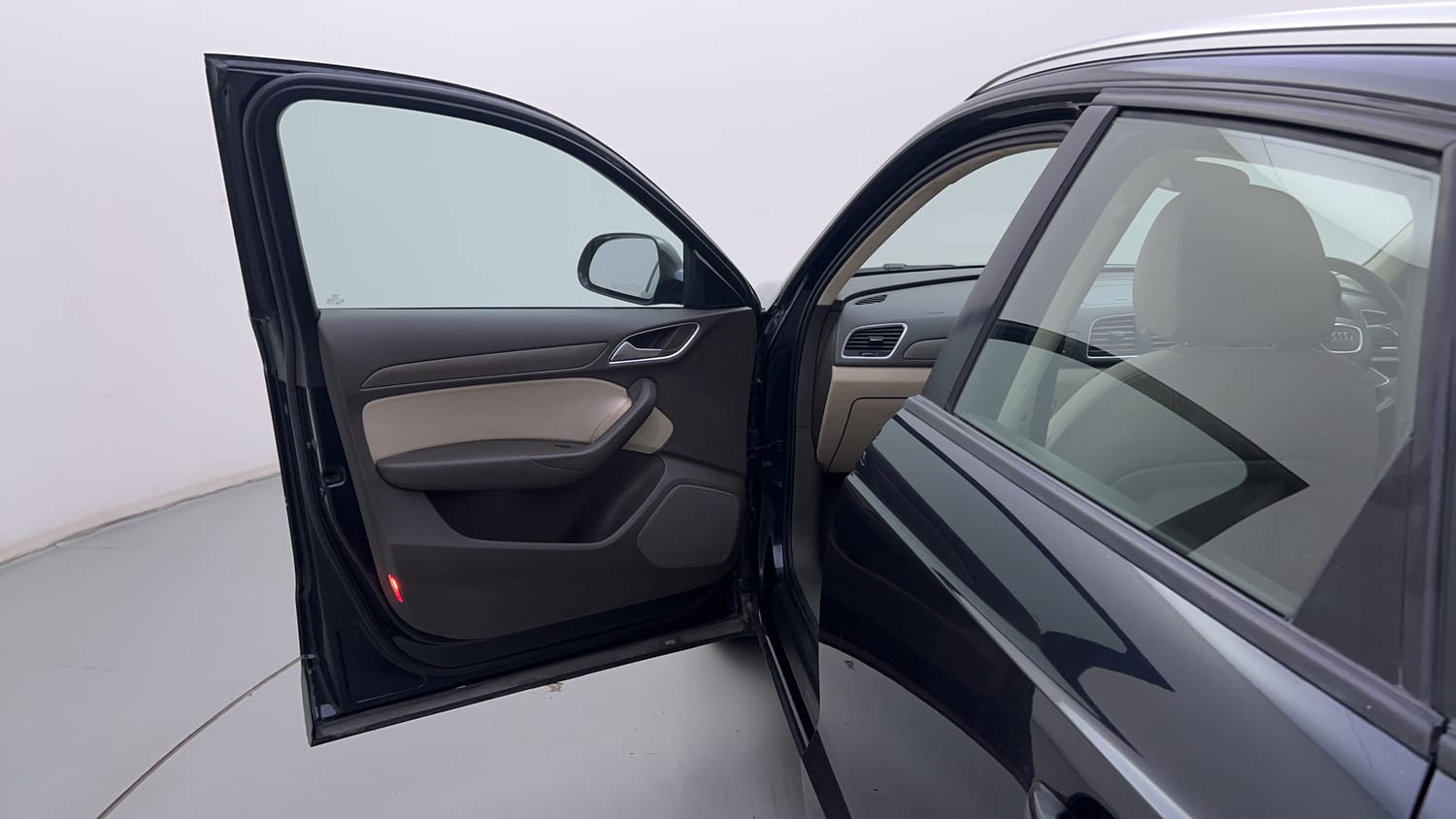 Used 2015 Audi Q3 2.0 TDI quattro Premium Diesel Automatic interior LEFT FRONT DOOR OPEN VIEW
