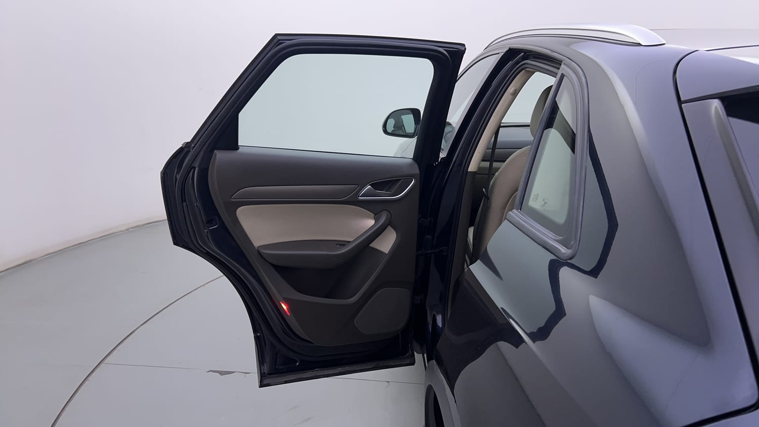 Used 2015 Audi Q3 2.0 TDI quattro Premium Diesel Automatic interior LEFT REAR DOOR OPEN VIEW