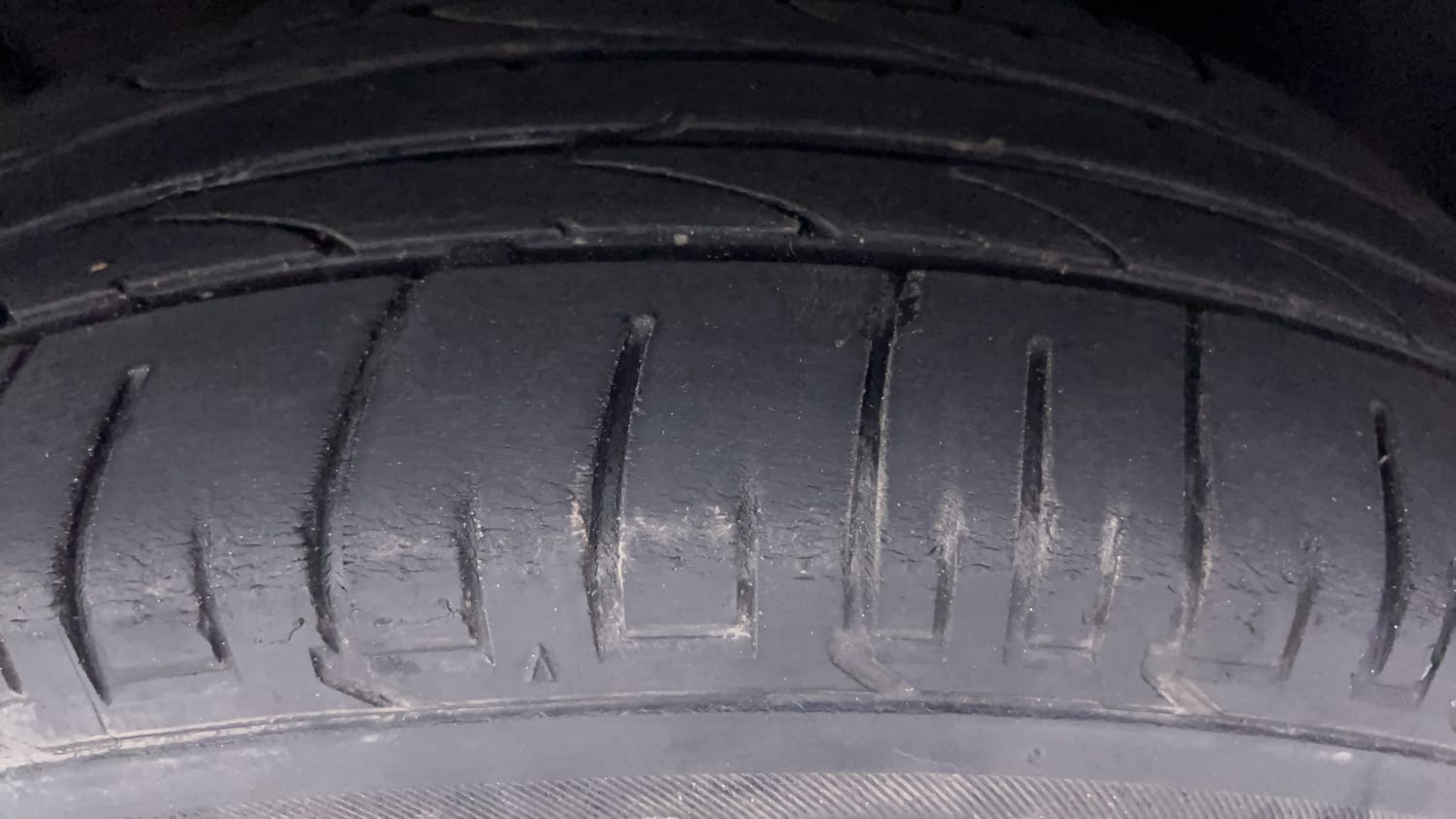Used 2015 Audi Q3 2.0 TDI quattro Premium Diesel Automatic tyres LEFT REAR TYRE TREAD VIEW