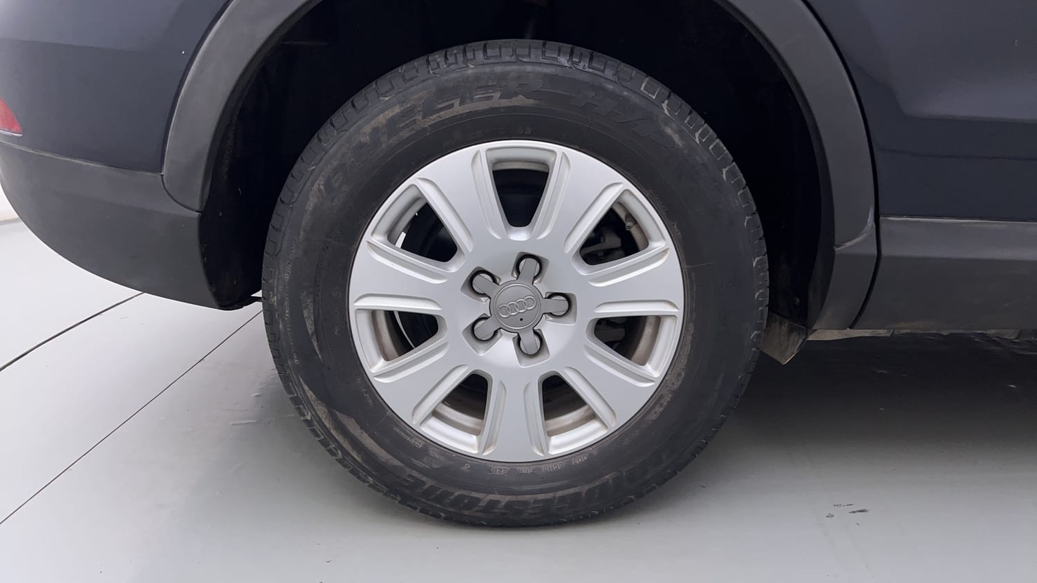 Used 2015 Audi Q3 2.0 TDI quattro Premium Diesel Automatic tyres RIGHT REAR TYRE RIM VIEW