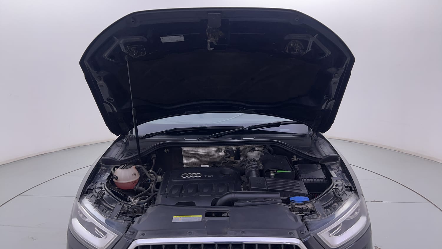 Used 2015 Audi Q3 2.0 TDI quattro Premium Diesel Automatic engine ENGINE & BONNET OPEN FRONT VIEW
