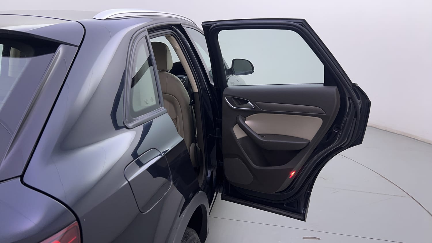 Used 2015 Audi Q3 2.0 TDI quattro Premium Diesel Automatic interior RIGHT REAR DOOR OPEN VIEW