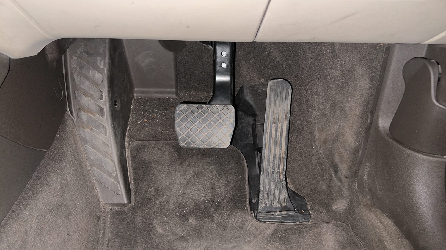 Used 2015 Audi Q3 2.0 TDI quattro Premium Diesel Automatic interior PEDALS VIEW