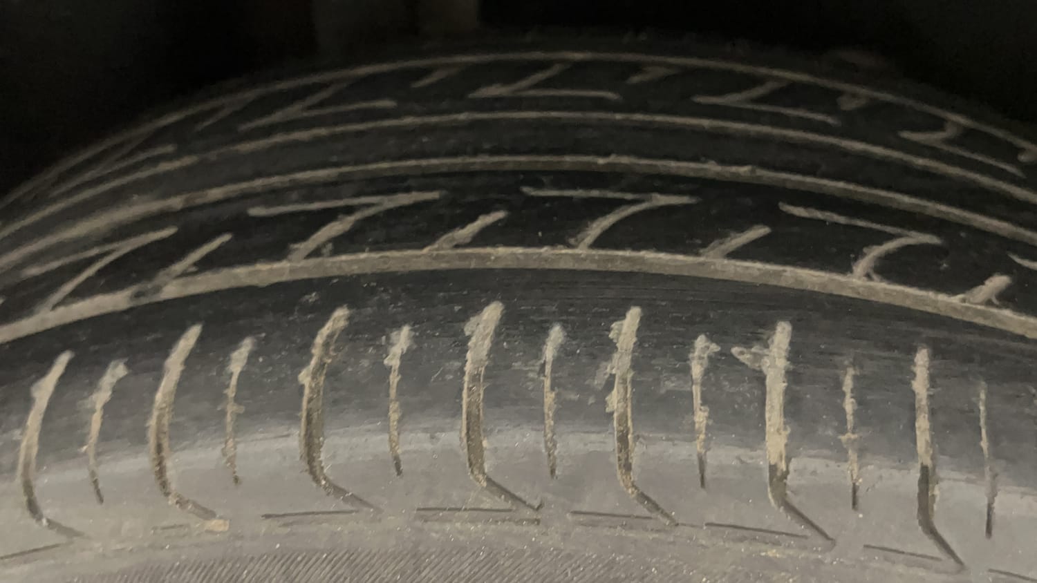 Used 2017 Ford EcoSport Ambiente 1.5L TDCi Diesel Manual tyres RIGHT REAR TYRE TREAD VIEW