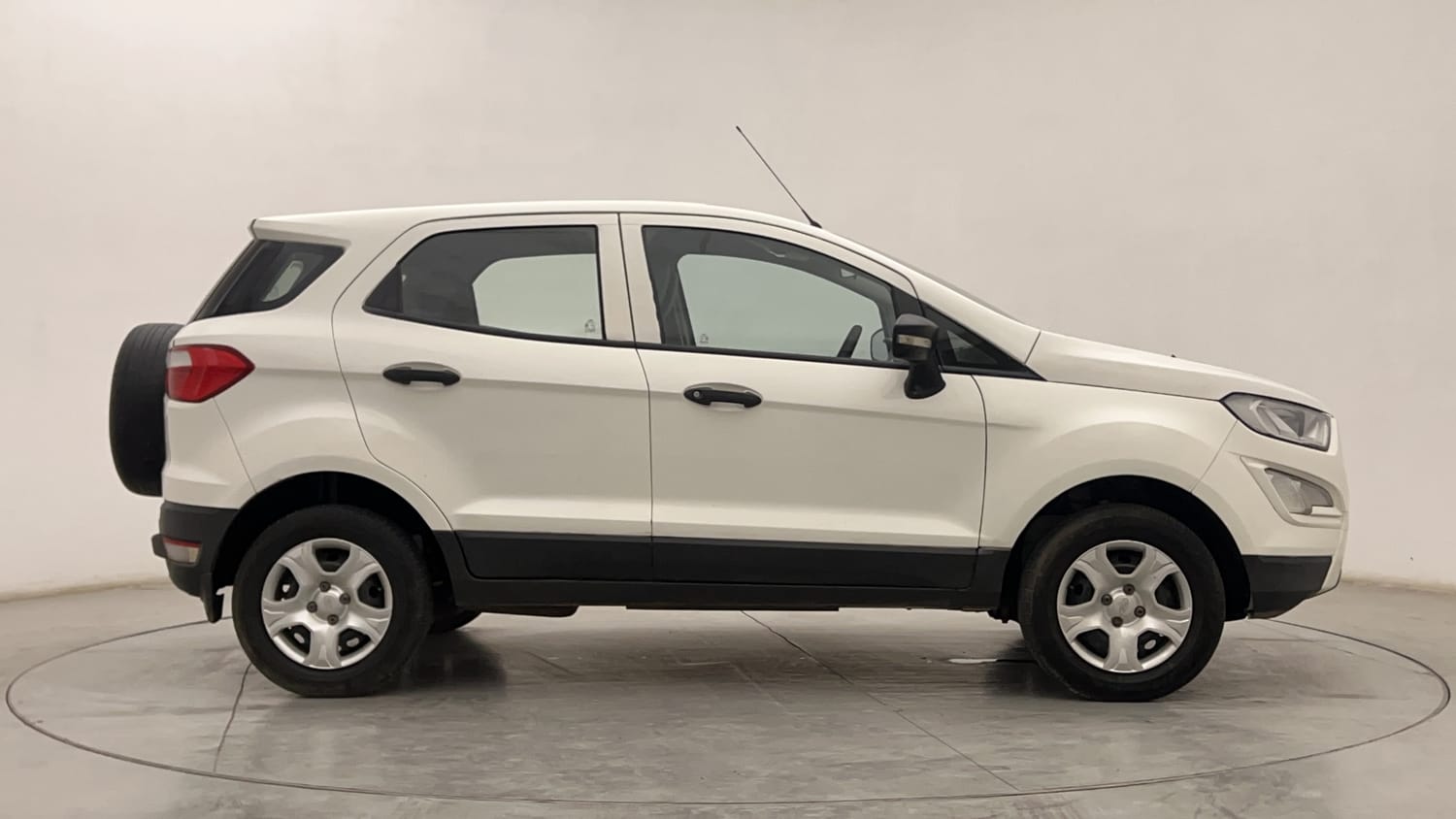 Used 2017 Ford EcoSport Ambiente 1.5L TDCi Diesel Manual exterior RIGHT SIDE VIEW