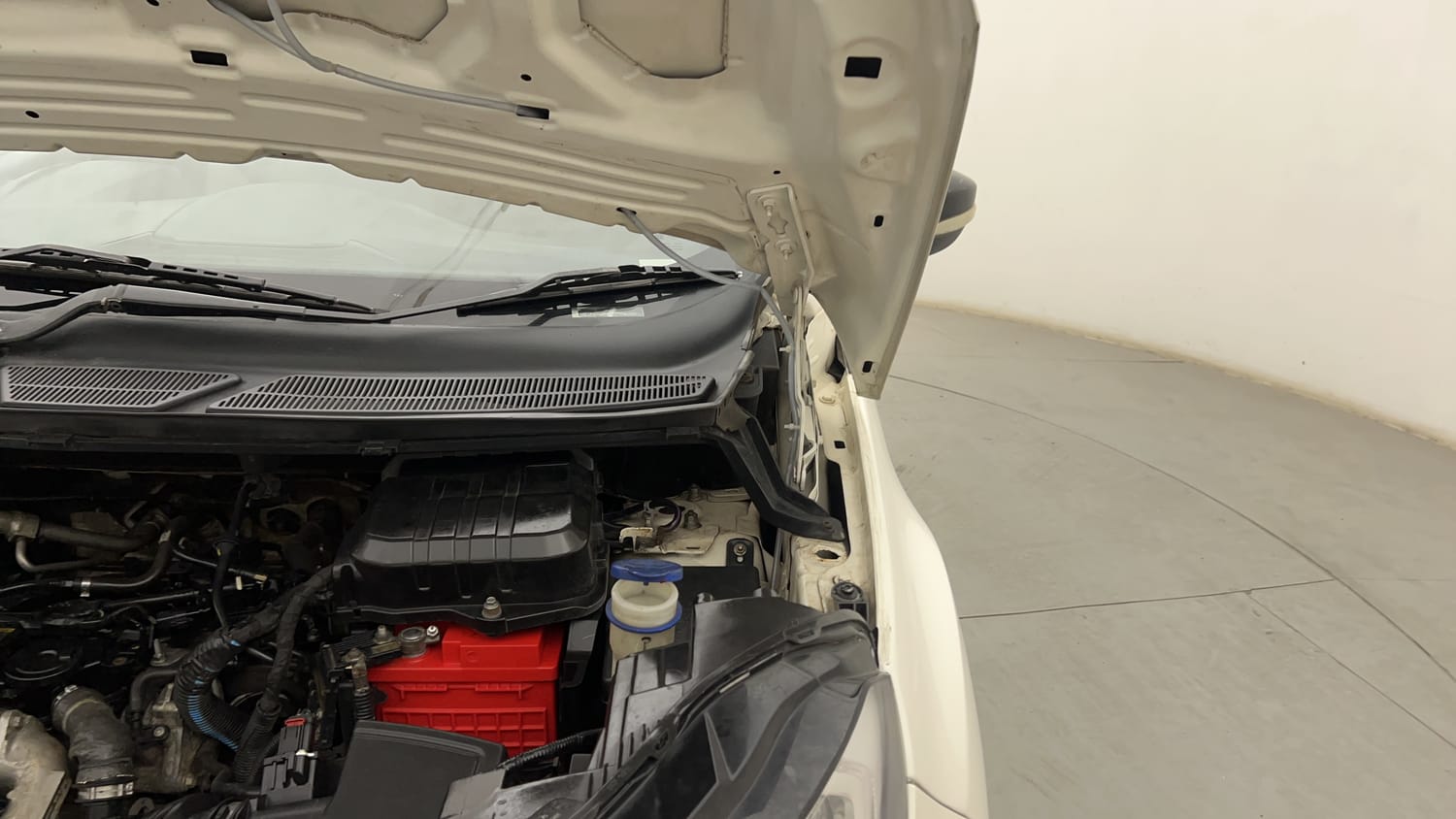 Used 2017 Ford EcoSport Ambiente 1.5L TDCi Diesel Manual engine ENGINE LEFT SIDE HINGE & APRON VIEW