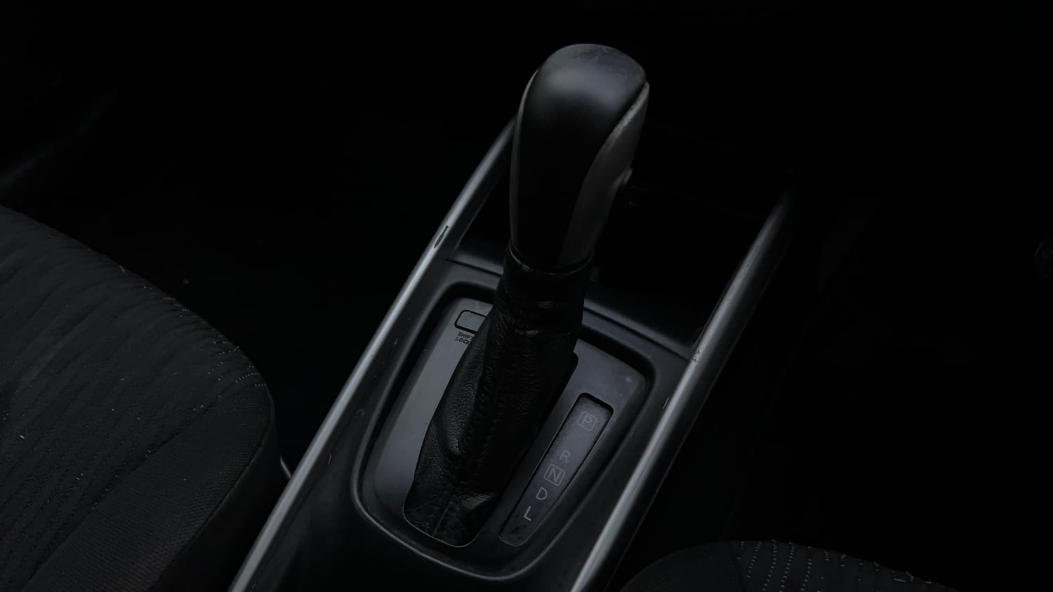 Used 2016 Maruti Suzuki Baleno Zeta AT Petrol Petrol Automatic interior GEAR  KNOB VIEW
