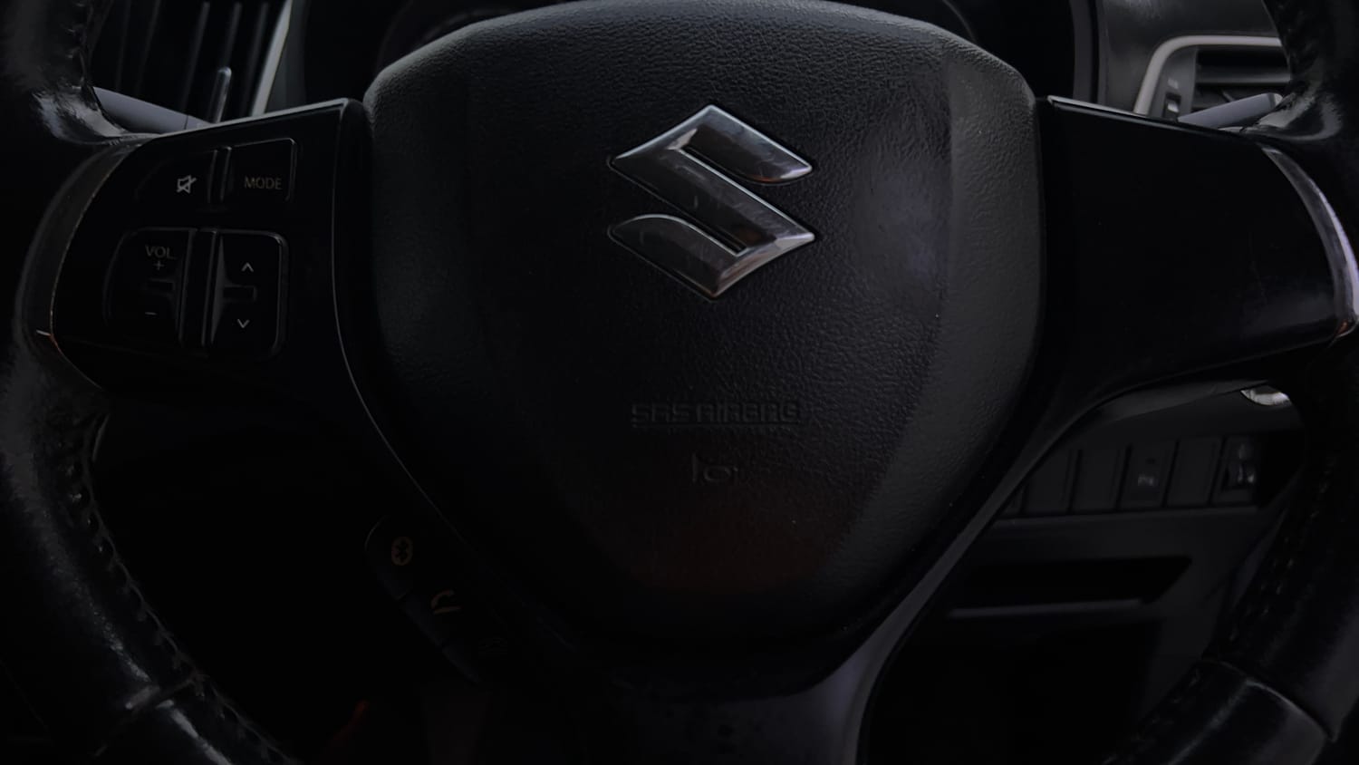 Used 2016 Maruti Suzuki Baleno Zeta AT Petrol Petrol Automatic top_features Airbags