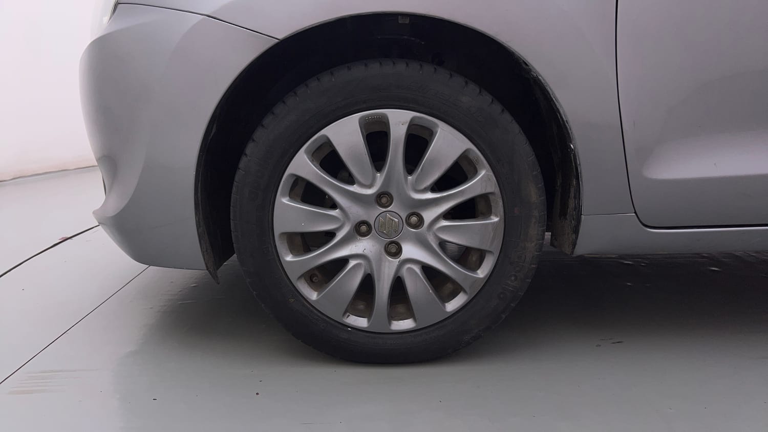 Used 2016 Maruti Suzuki Baleno Zeta AT Petrol Petrol Automatic tyres LEFT FRONT TYRE RIM VIEW