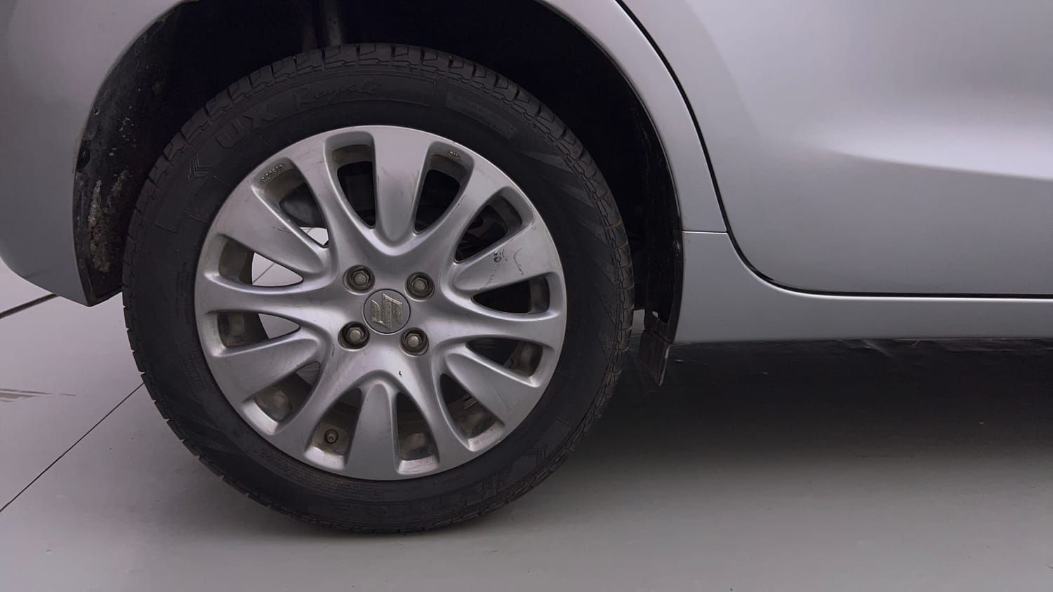 Used 2016 Maruti Suzuki Baleno Zeta AT Petrol Petrol Automatic tyres RIGHT REAR TYRE RIM VIEW