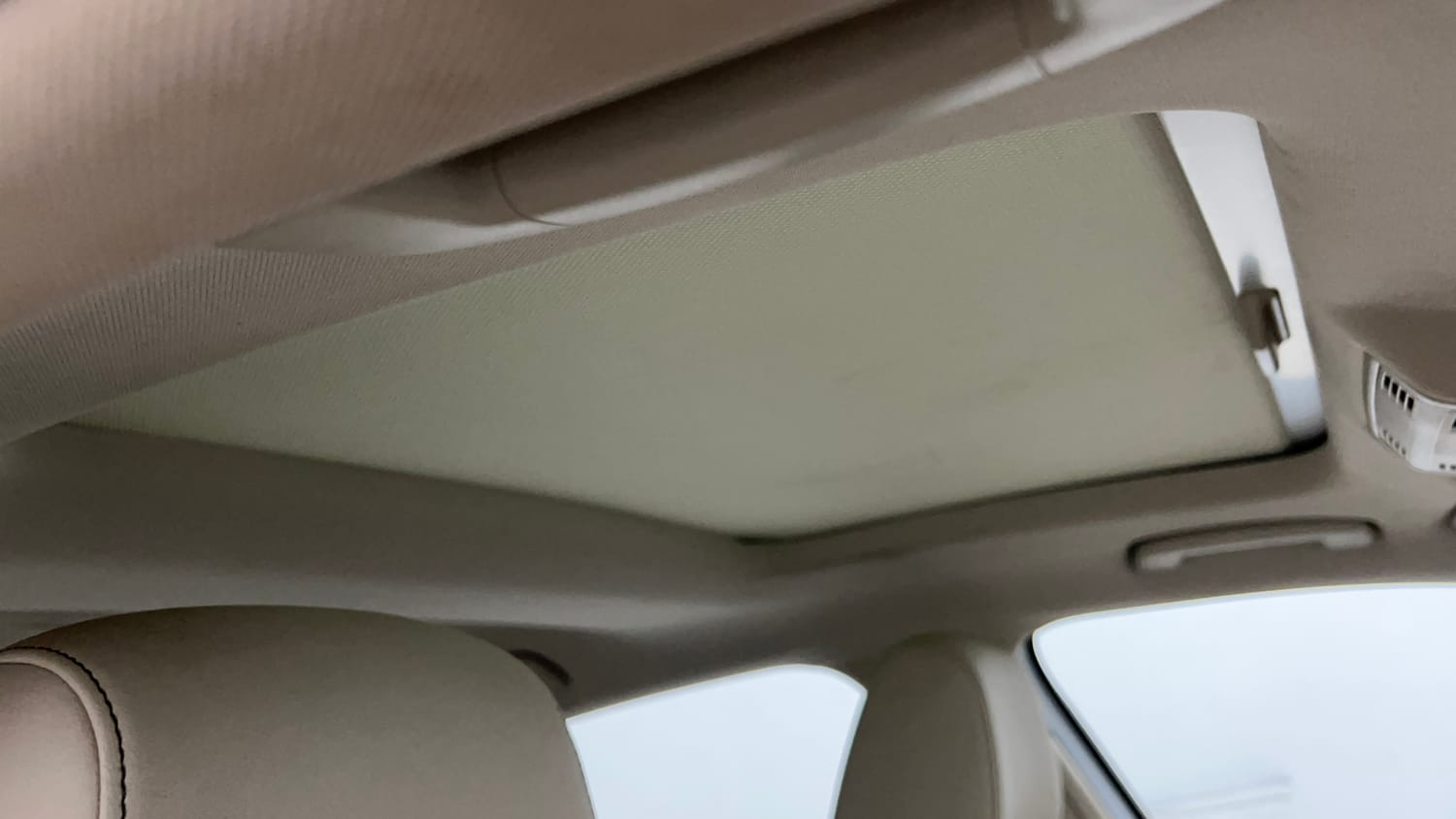 Used 2021 Skoda Superb L&K TSI AT Petrol Automatic top_features Sunroof