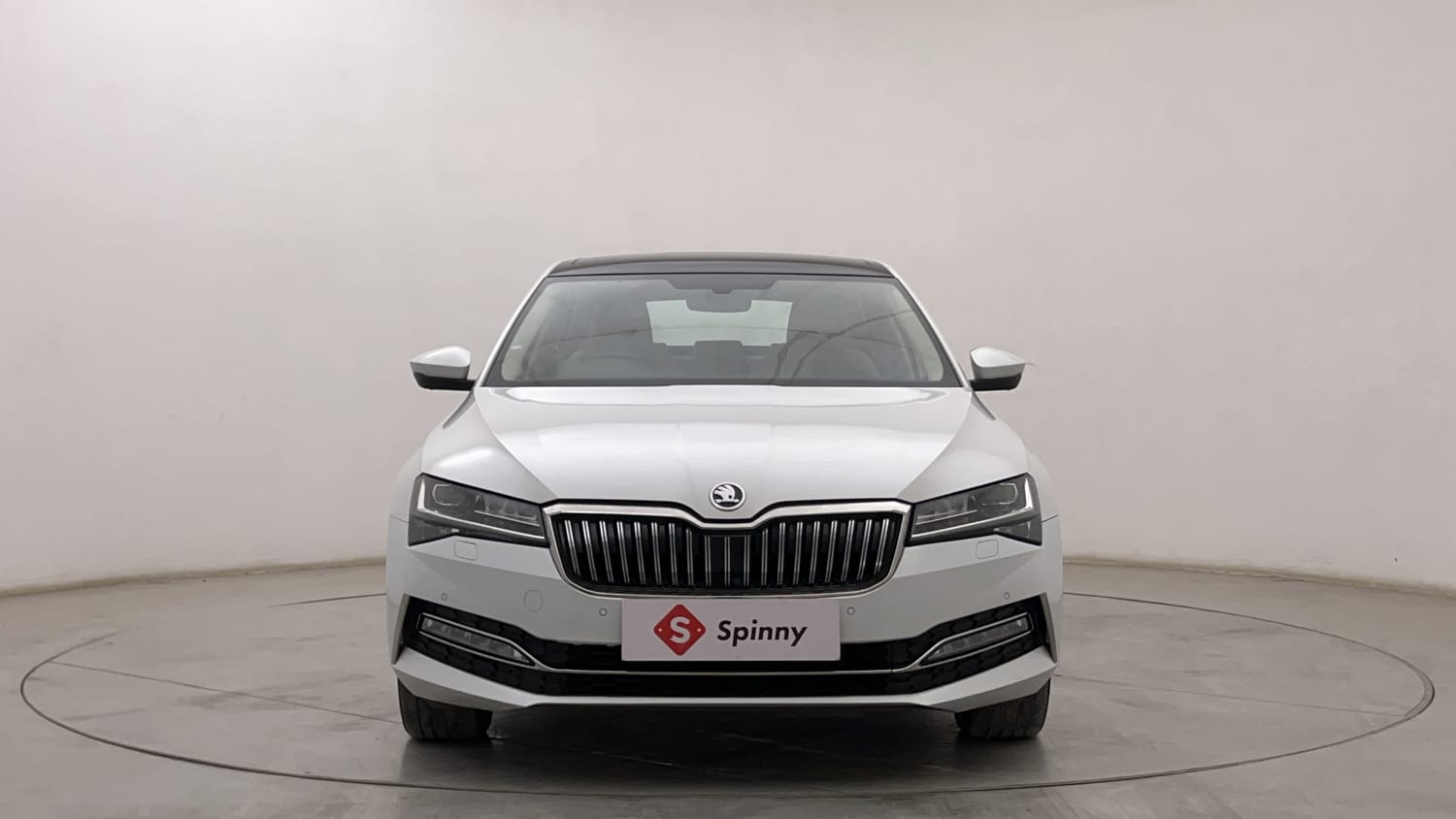 Used 2021 Skoda Superb L&K TSI AT Petrol Automatic exterior FRONT VIEW