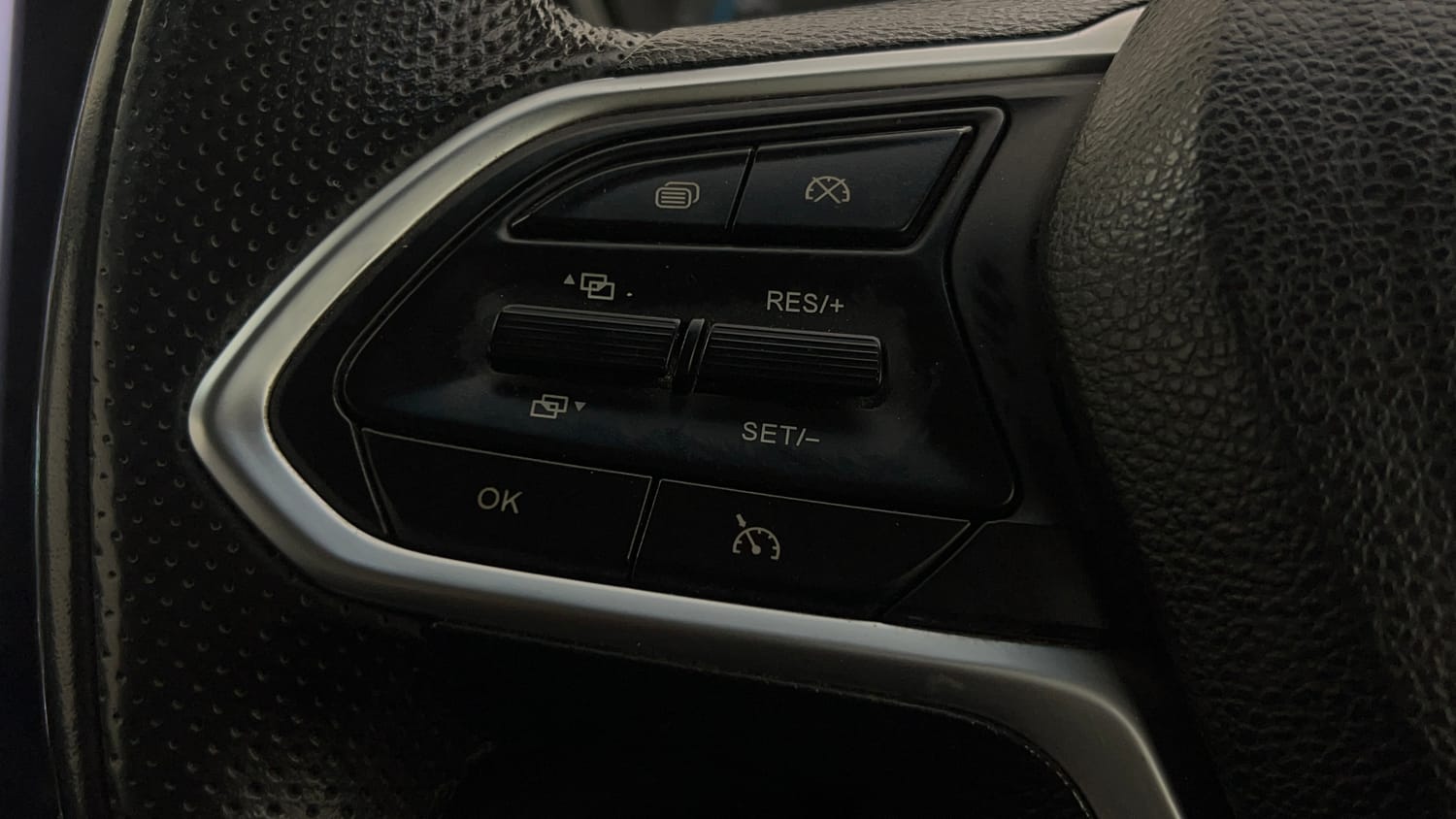 Used 2021 MG Motors Hector Sharp 2.0 Diesel Turbo MT Diesel Manual top_features Cruise control