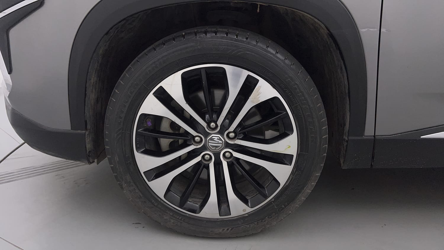 Used 2021 MG Motors Hector Sharp 2.0 Diesel Turbo MT Diesel Manual tyres LEFT FRONT TYRE RIM VIEW