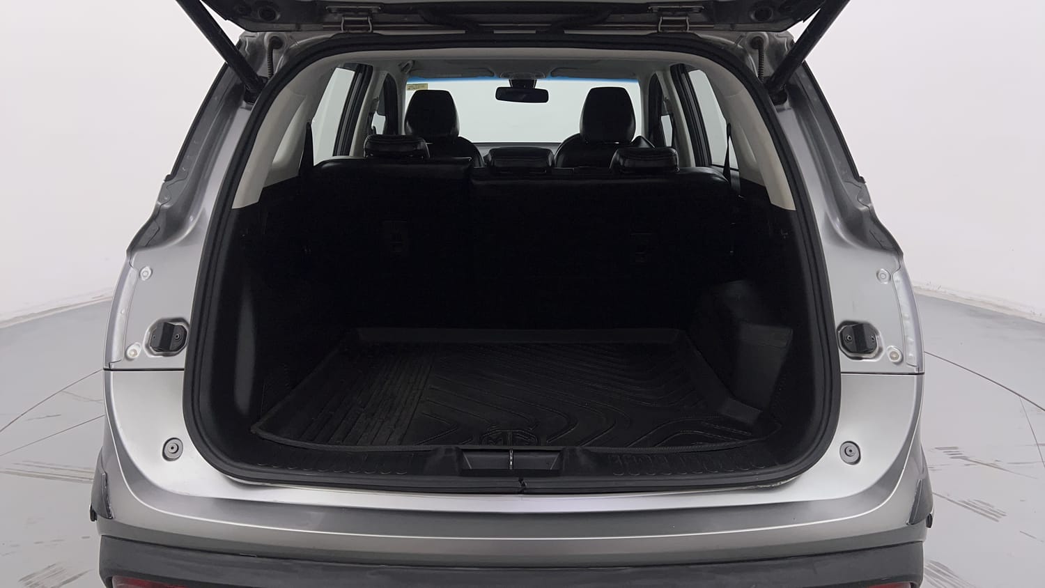 Used 2021 MG Motors Hector Sharp 2.0 Diesel Turbo MT Diesel Manual interior DICKY INSIDE VIEW