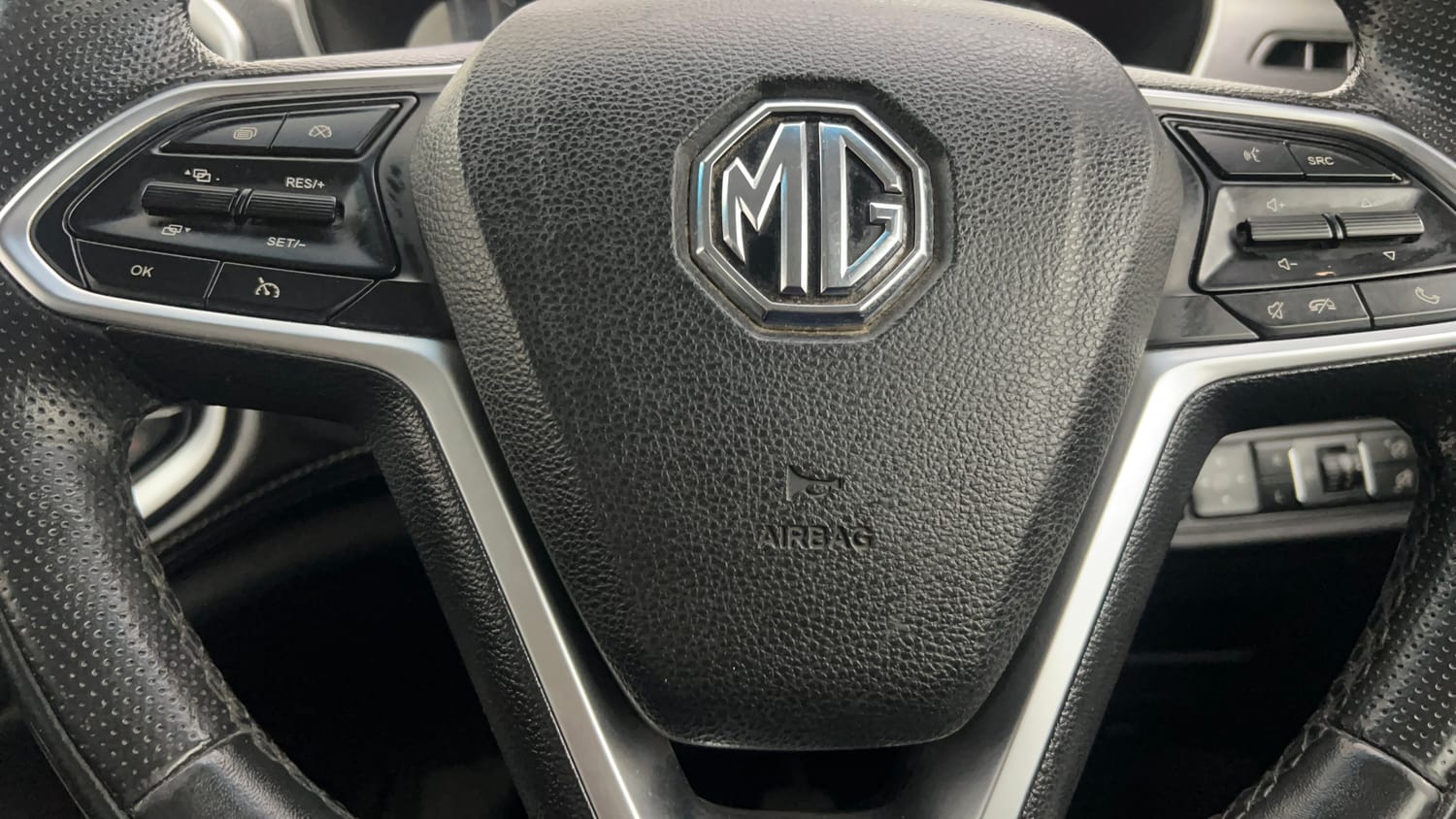 Used 2021 MG Motors Hector Sharp 2.0 Diesel Turbo MT Diesel Manual top_features Airbags