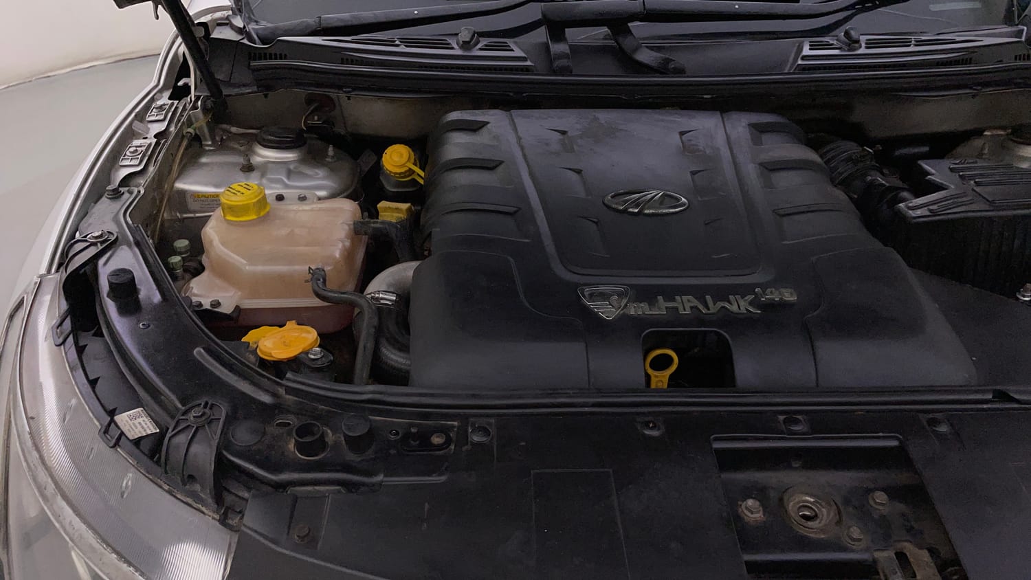 Used 2016 Mahindra XUV500 W10 1.99 Diesel Manual engine ENGINE RIGHT SIDE VIEW
