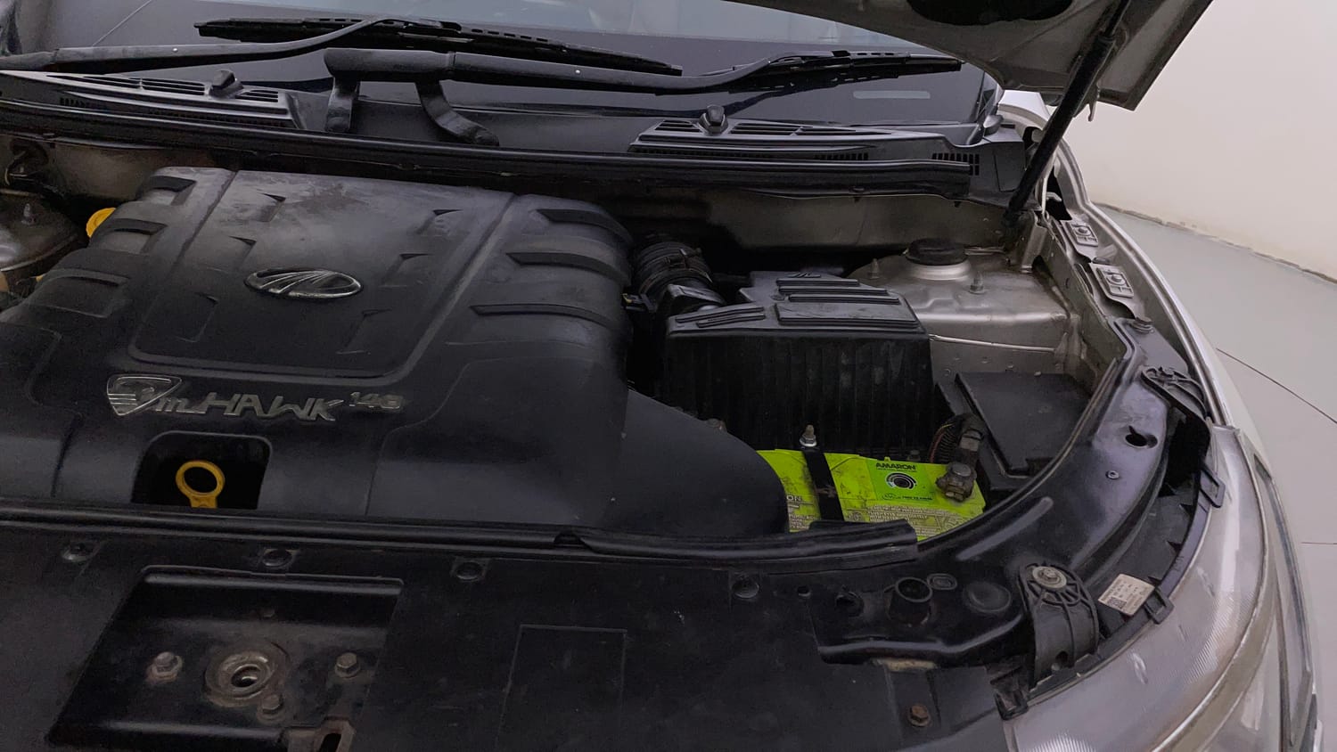 Used 2016 Mahindra XUV500 W10 1.99 Diesel Manual engine ENGINE LEFT SIDE HINGE & APRON VIEW