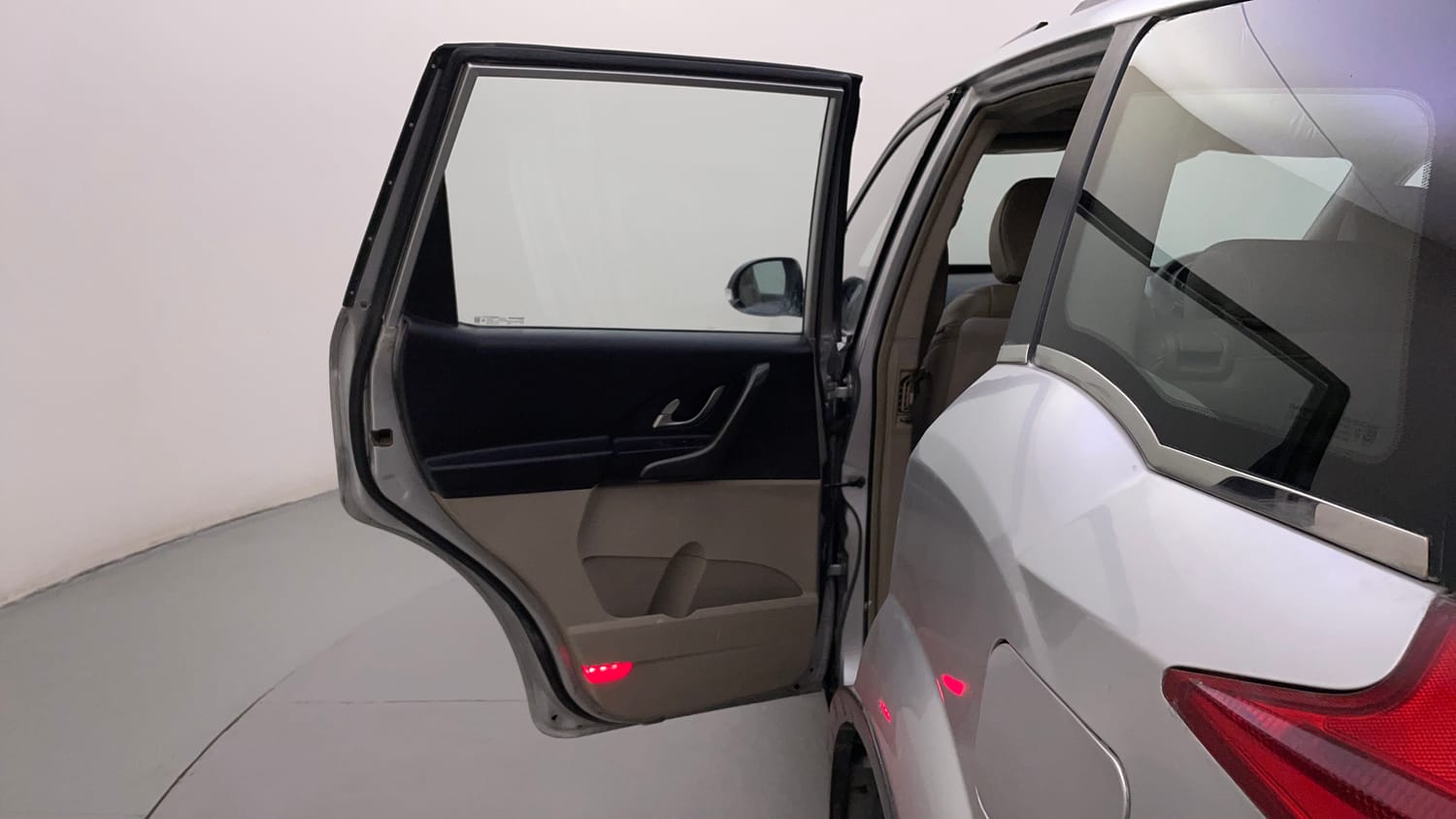 Used 2016 Mahindra XUV500 W10 1.99 Diesel Manual interior LEFT REAR DOOR OPEN VIEW