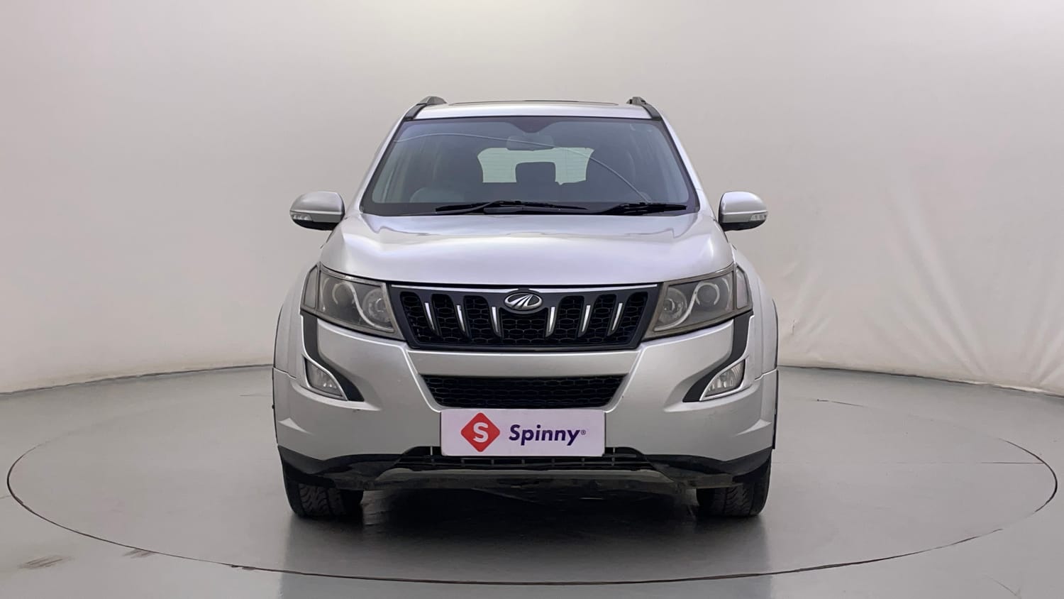 Used 2016 Mahindra XUV500 W10 1.99 Diesel Manual exterior FRONT VIEW