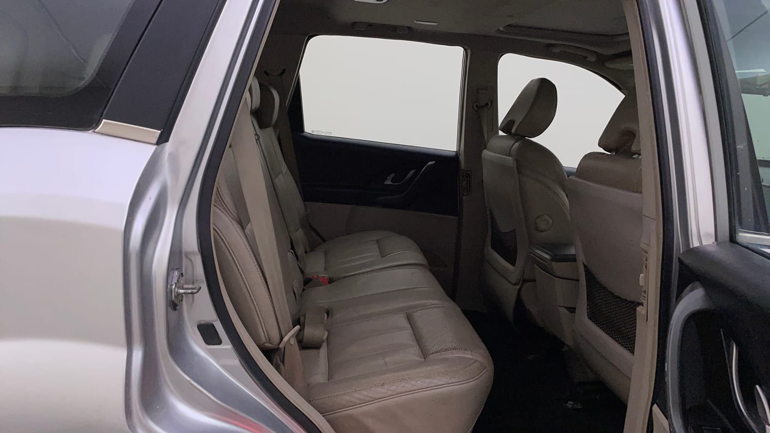 Used 2016 Mahindra XUV500 W10 1.99 Diesel Manual interior RIGHT SIDE REAR DOOR CABIN VIEW