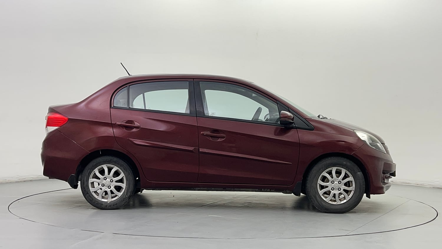 Used 2015 Honda Amaze 1.2 VX (O) Petrol Manual exterior RIGHT SIDE VIEW