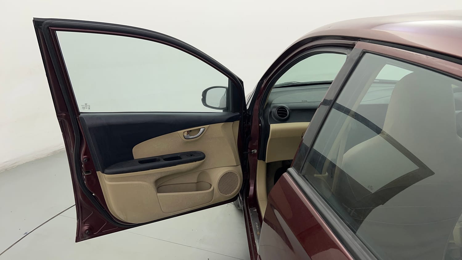 Used 2015 Honda Amaze 1.2 VX (O) Petrol Manual interior LEFT FRONT DOOR OPEN VIEW