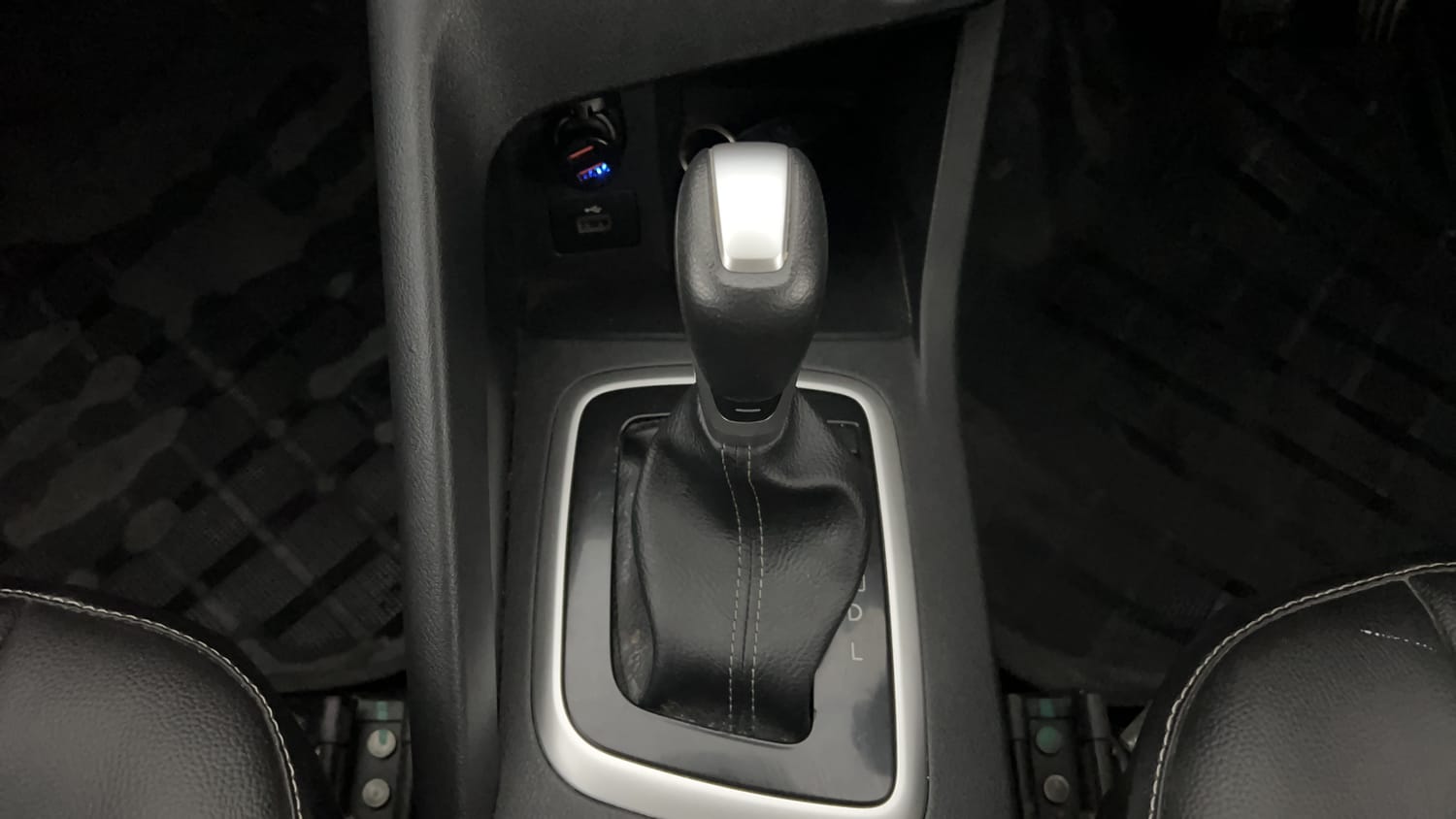 Used 2021 Nissan Magnite XV Premium Turbo CVT (O) Dual Tone Petrol Automatic interior GEAR  KNOB VIEW