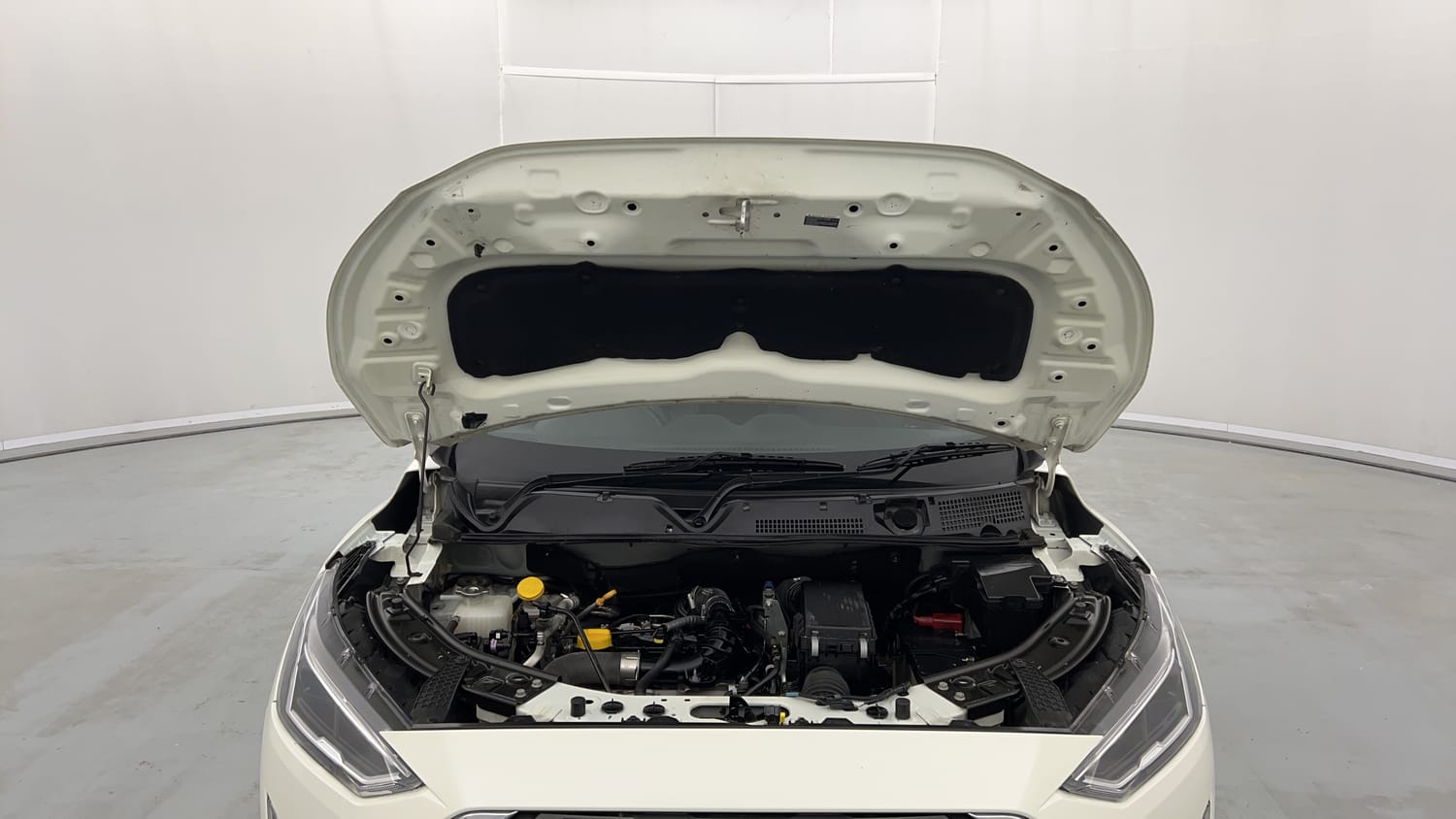 Used 2021 Nissan Magnite XV Premium Turbo CVT (O) Dual Tone Petrol Automatic engine ENGINE & BONNET OPEN FRONT VIEW