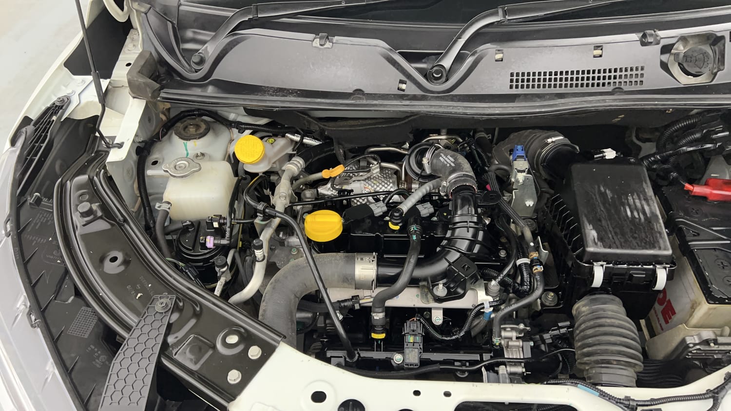 Used 2021 Nissan Magnite XV Premium Turbo CVT (O) Dual Tone Petrol Automatic engine ENGINE RIGHT SIDE VIEW