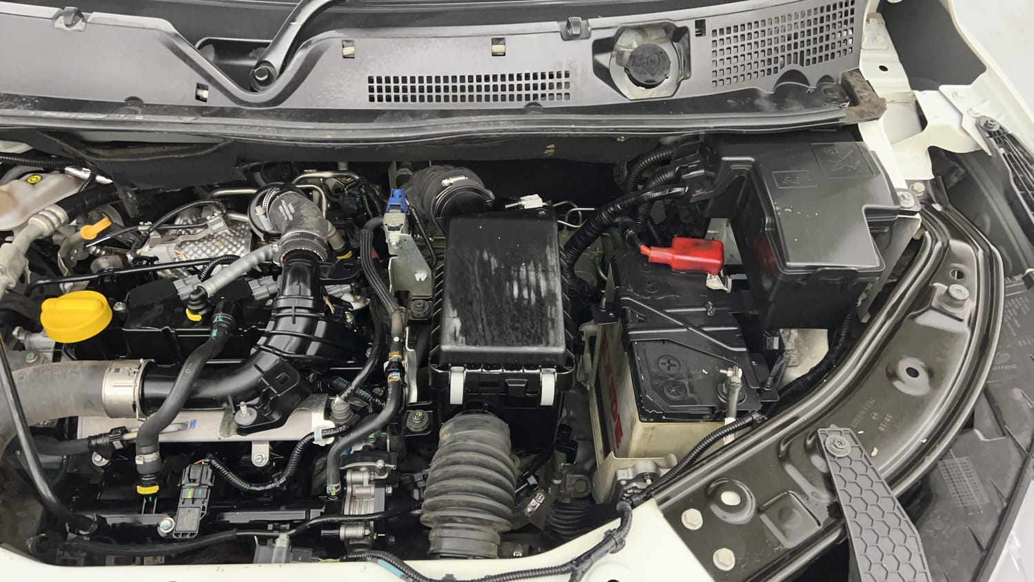 Used 2021 Nissan Magnite XV Premium Turbo CVT (O) Dual Tone Petrol Automatic engine ENGINE LEFT SIDE VIEW