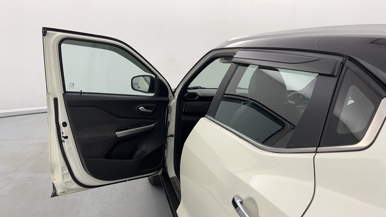 Used 2021 Nissan Magnite XV Premium Turbo CVT (O) Dual Tone Petrol Automatic interior LEFT FRONT DOOR OPEN VIEW